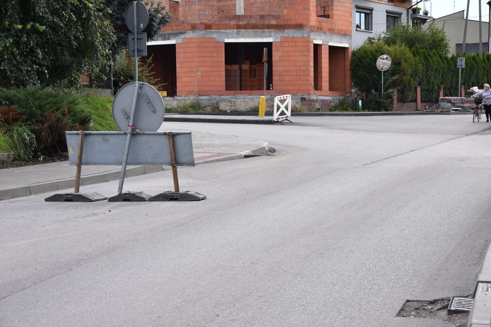 Zdjęcie w galerii na portalu naszwodzislaw.com: Dla poprawy komfortu i bezpieczeństwa. Remonty powiatowych dróg [FOTO] wiadomości z regionu