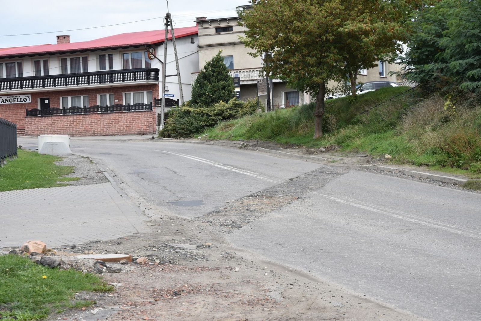 Zdjęcie w galerii na portalu naszwodzislaw.com: Dla poprawy komfortu i bezpieczeństwa. Remonty powiatowych dróg [FOTO] wiadomości z regionu