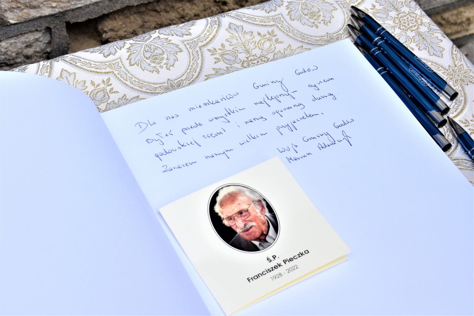 Zdjęcie w galerii na portalu naszwodzislaw.com: Godów pożegnał w Warszawie Franciszka Pieczkę [FOTO] wiadomości z regionu