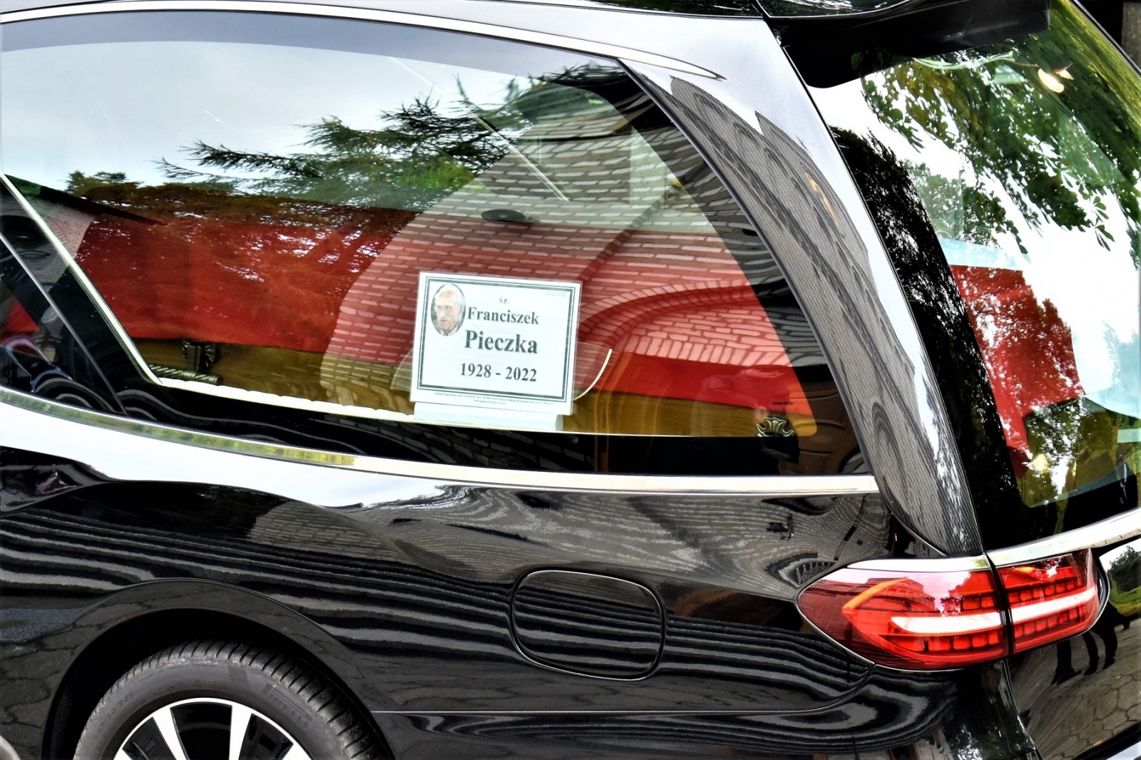 Zdjęcie w galerii na portalu naszwodzislaw.com: Godów pożegnał w Warszawie Franciszka Pieczkę [FOTO] wiadomości z regionu