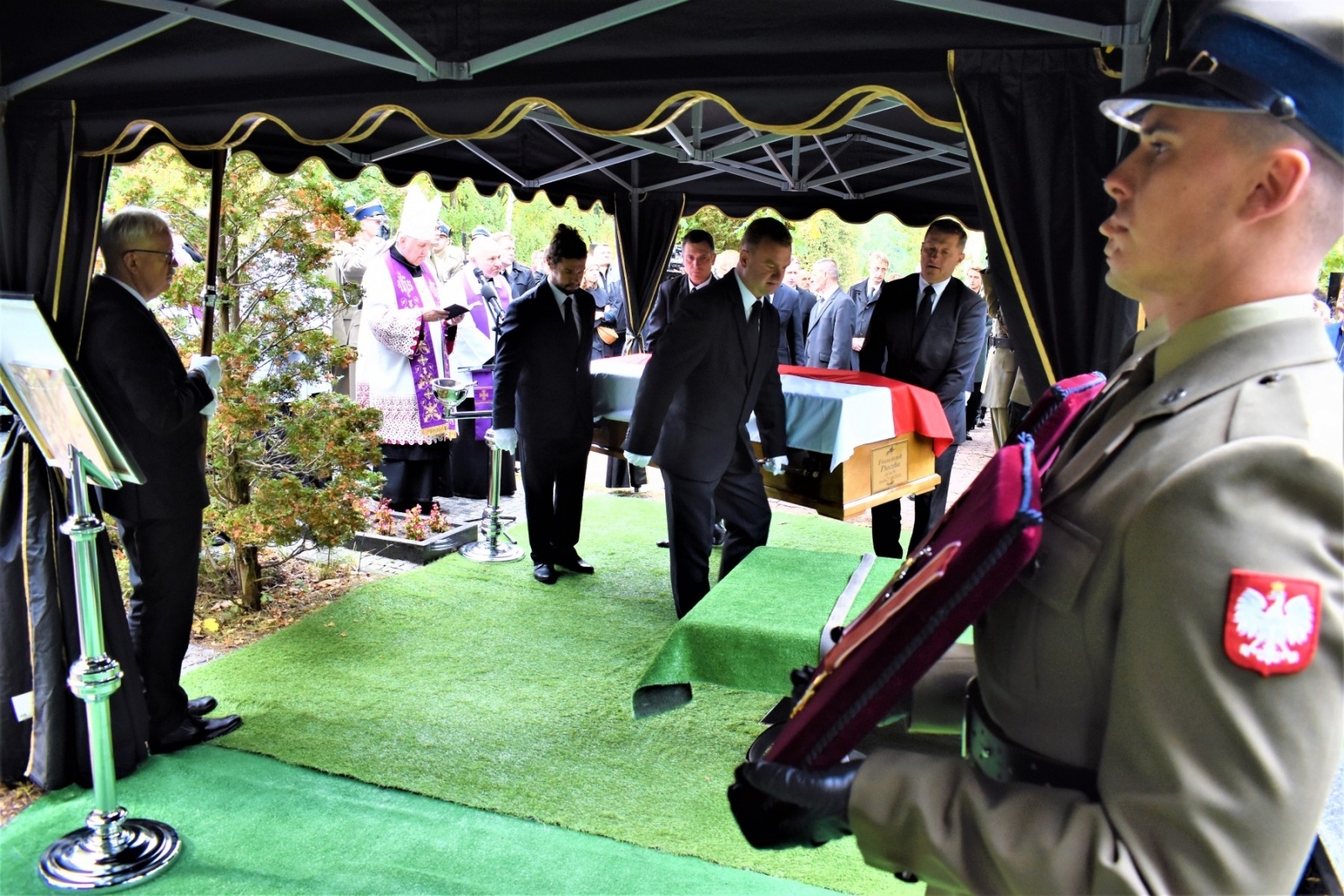 Zdjęcie w galerii na portalu naszwodzislaw.com: Godów pożegnał w Warszawie Franciszka Pieczkę [FOTO] wiadomości z regionu