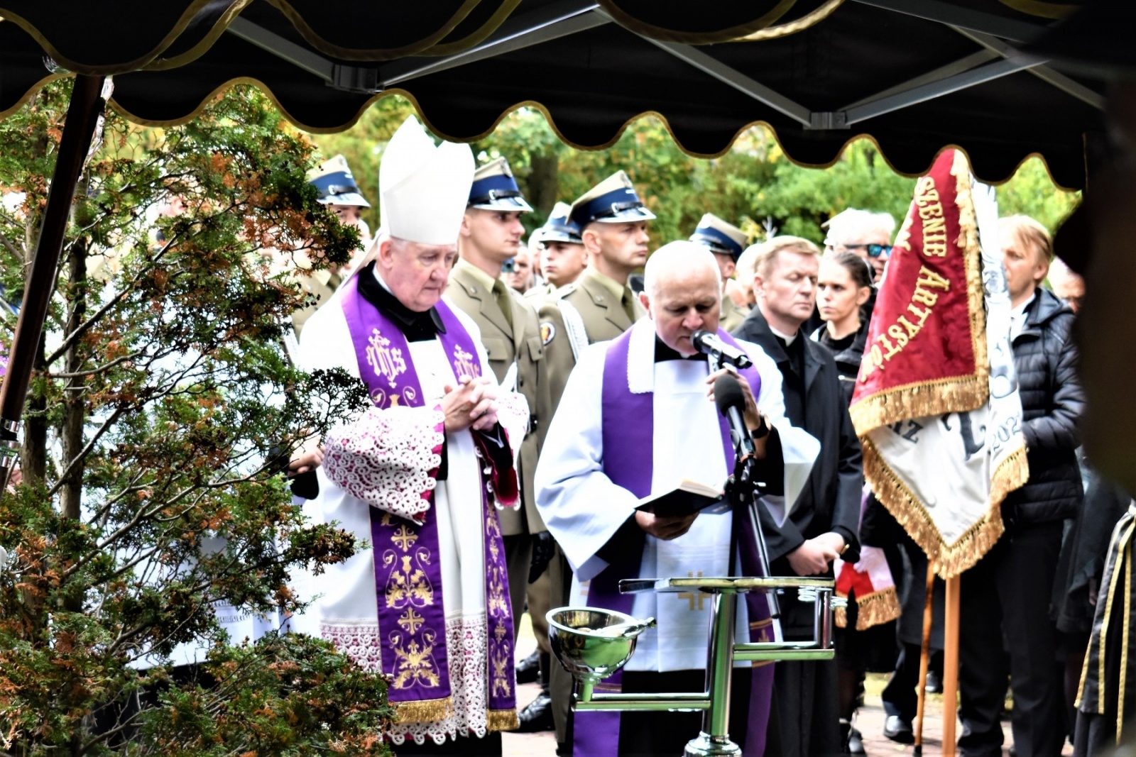 Zdjęcie w galerii na portalu naszwodzislaw.com: Godów pożegnał w Warszawie Franciszka Pieczkę [FOTO] wiadomości z regionu