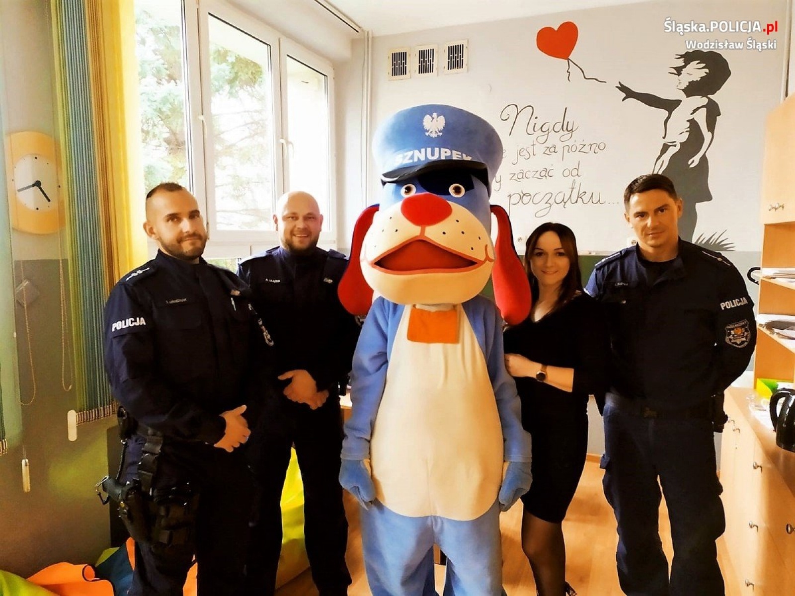 Zdjęcie w galerii na portalu naszwodzislaw.com: Ogólnopolski dzień odblasków z wodzisławskimi dzielnicowymi wiadomości z regionu