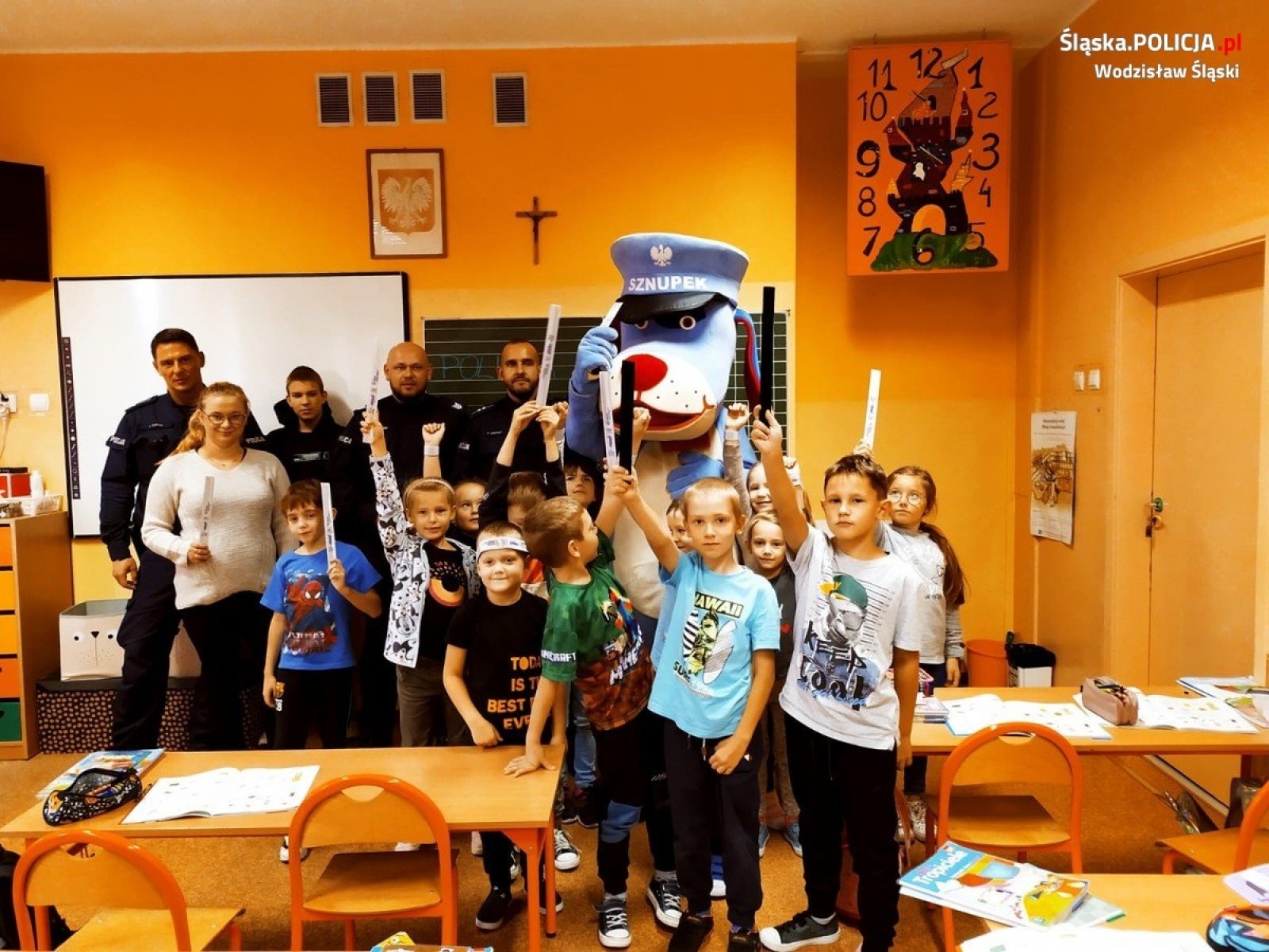 Zdjęcie w galerii na portalu naszwodzislaw.com: Ogólnopolski dzień odblasków z wodzisławskimi dzielnicowymi wiadomości z regionu