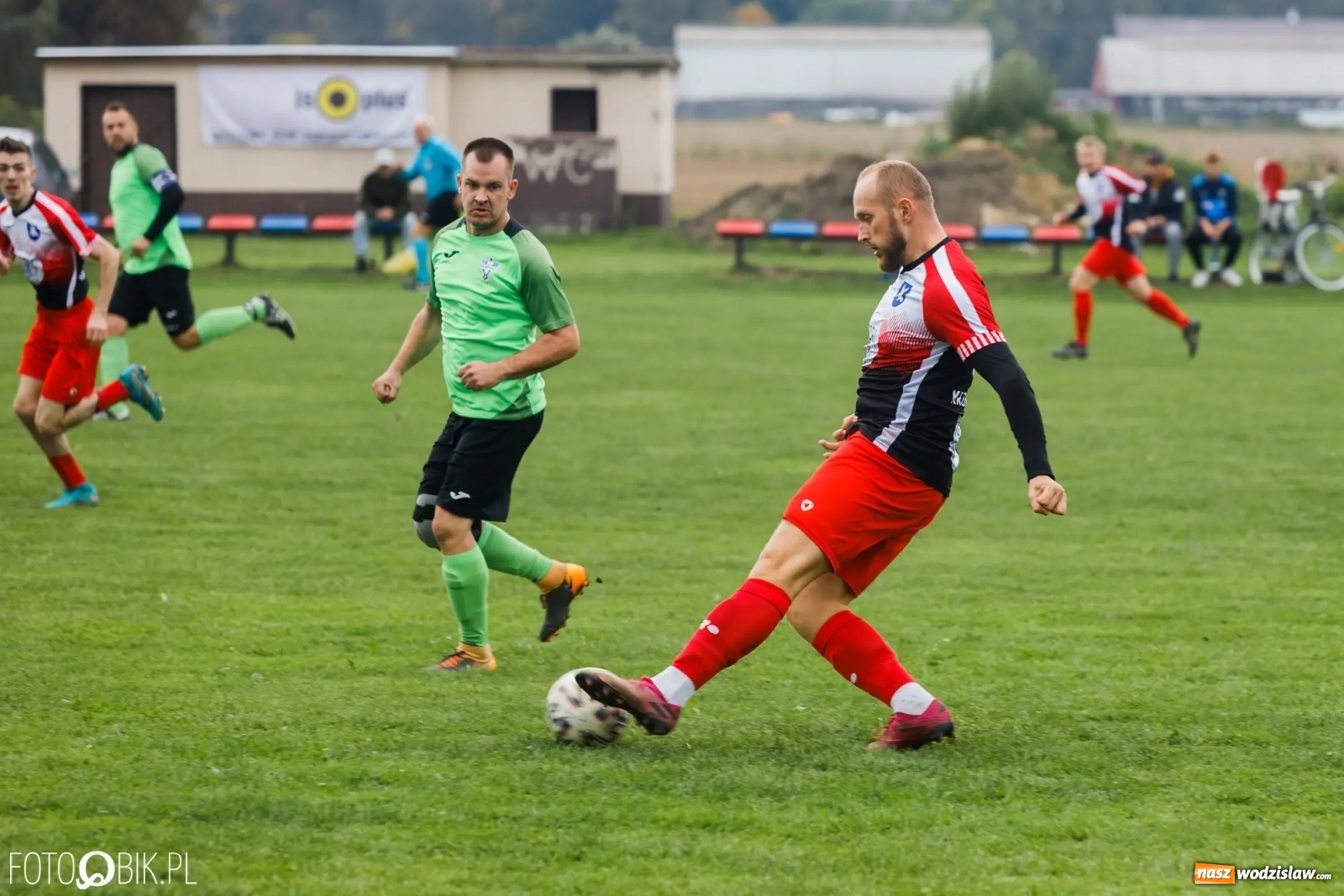 Zdjęcie w galerii na portalu naszwodzislaw.com: Naprzód z Krzyżkowic z kompletem punktów [FOTO] wiadomości z regionu