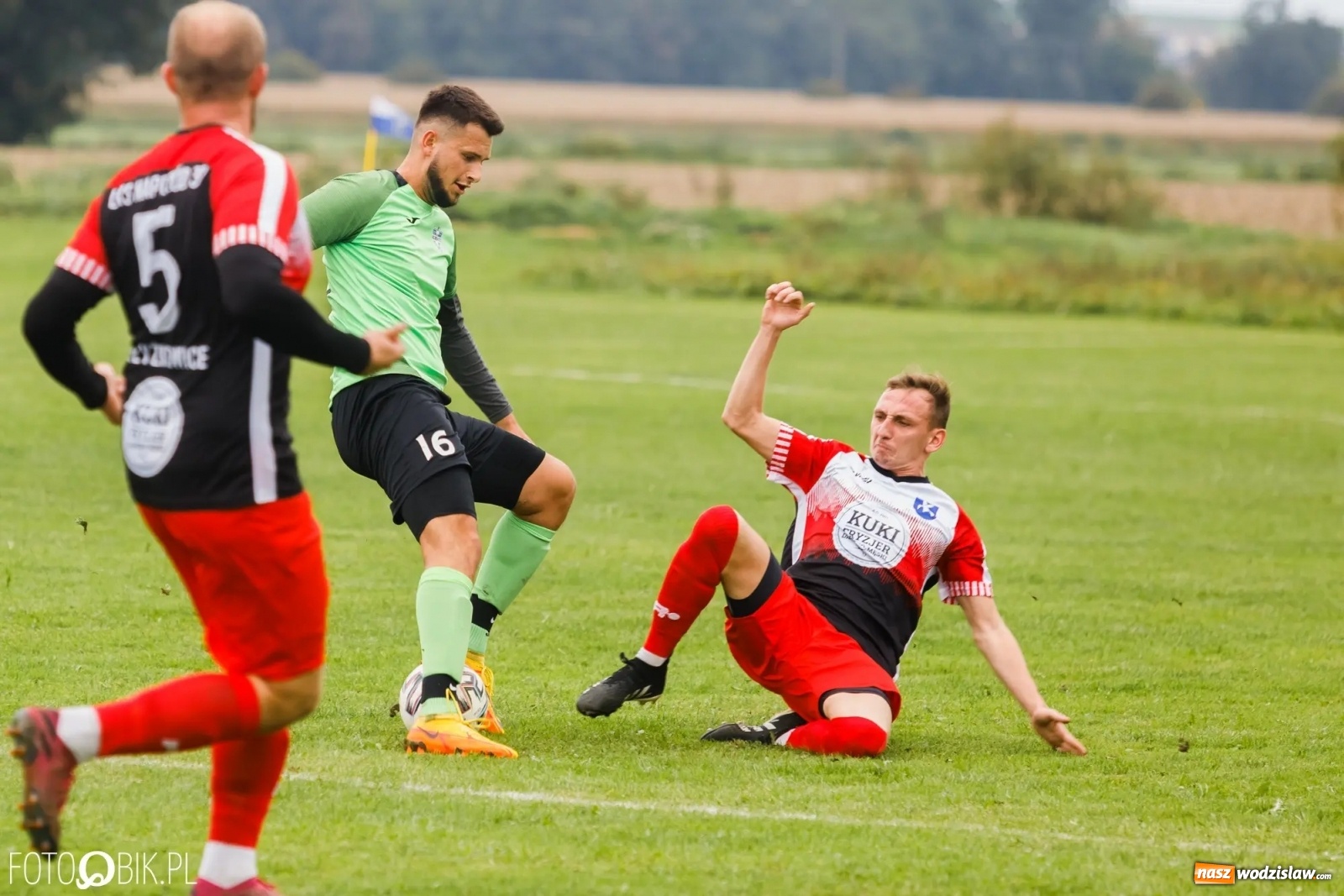 Zdjęcie w galerii na portalu naszwodzislaw.com: Naprzód z Krzyżkowic z kompletem punktów [FOTO] wiadomości z regionu