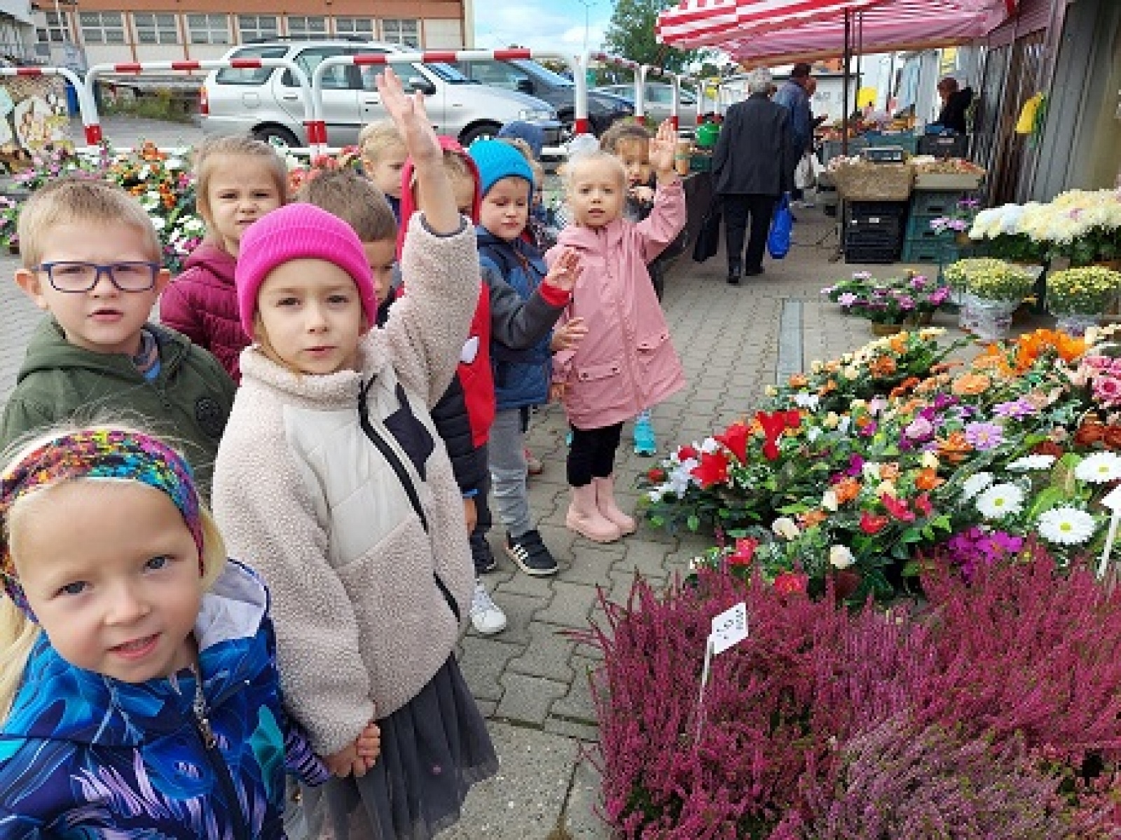 Zdjęcie w galerii na portalu naszwodzislaw.com: Od kwiatuszka do jabłuszka. Dzień jabłka w Przedszkolu numer 6 wiadomości z regionu