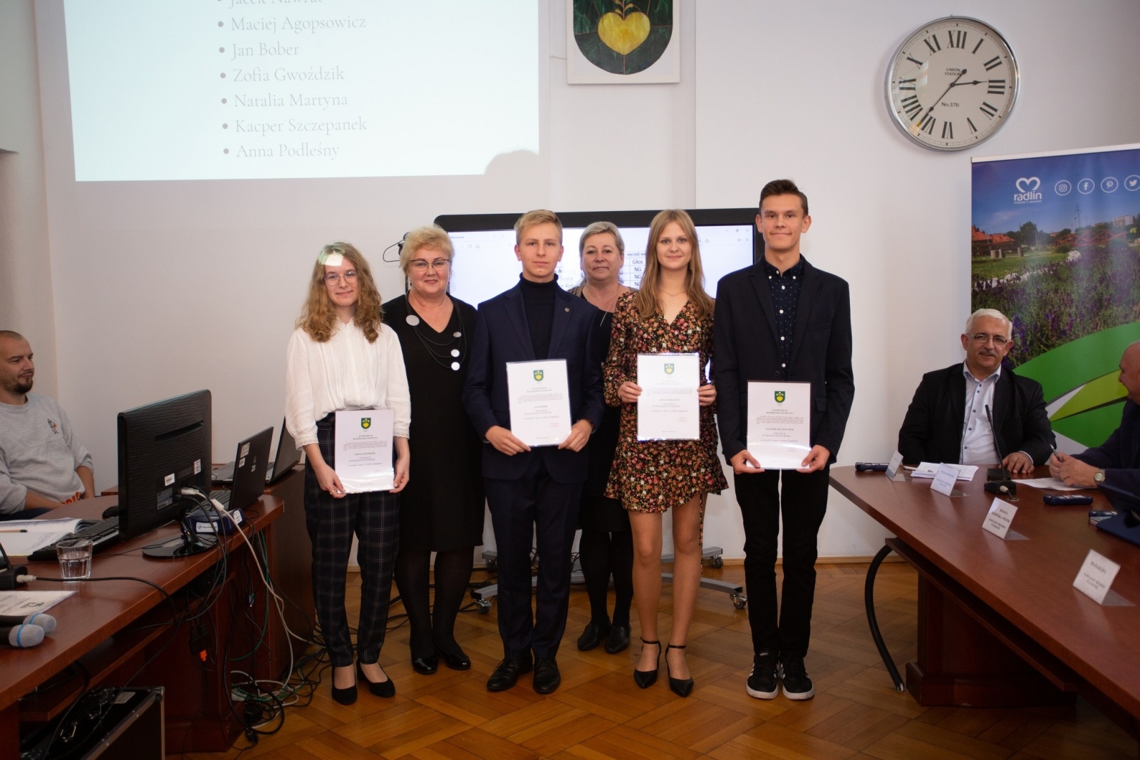 Zdjęcie w galerii na portalu naszwodzislaw.com: Burmistrz Radlina przyznała stypendia wiadomości z regionu