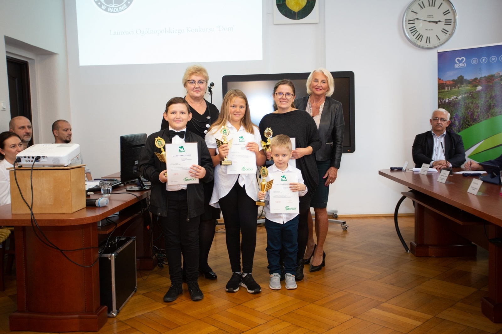 Zdjęcie w galerii na portalu naszwodzislaw.com: Burmistrz Radlina przyznała stypendia wiadomości z regionu