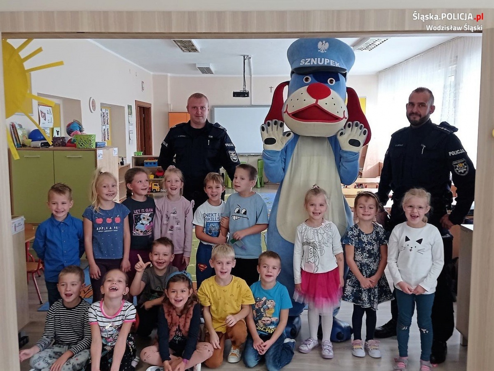 Zdjęcie w galerii na portalu naszwodzislaw.com: Opowiedzieli dzieciom o swej pracy wiadomości z regionu