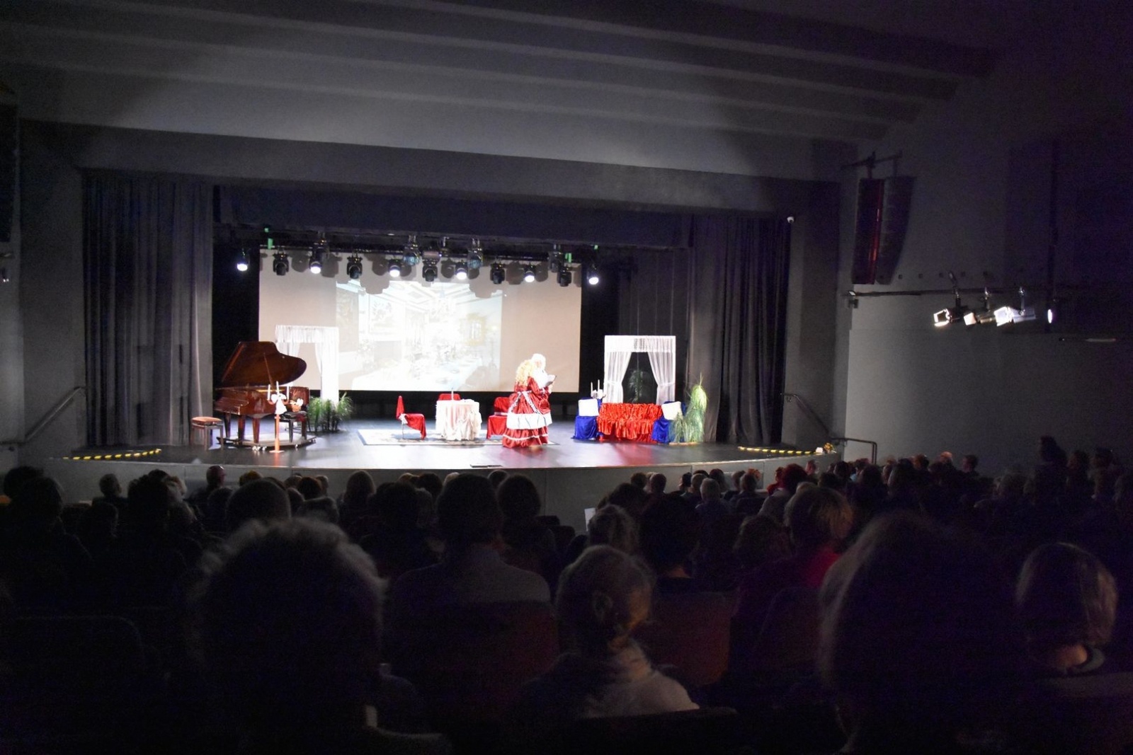 Zdjęcie w galerii na portalu naszwodzislaw.com: Studenci WUTW zainaugurowali nowy rok akademicki wiadomości z regionu