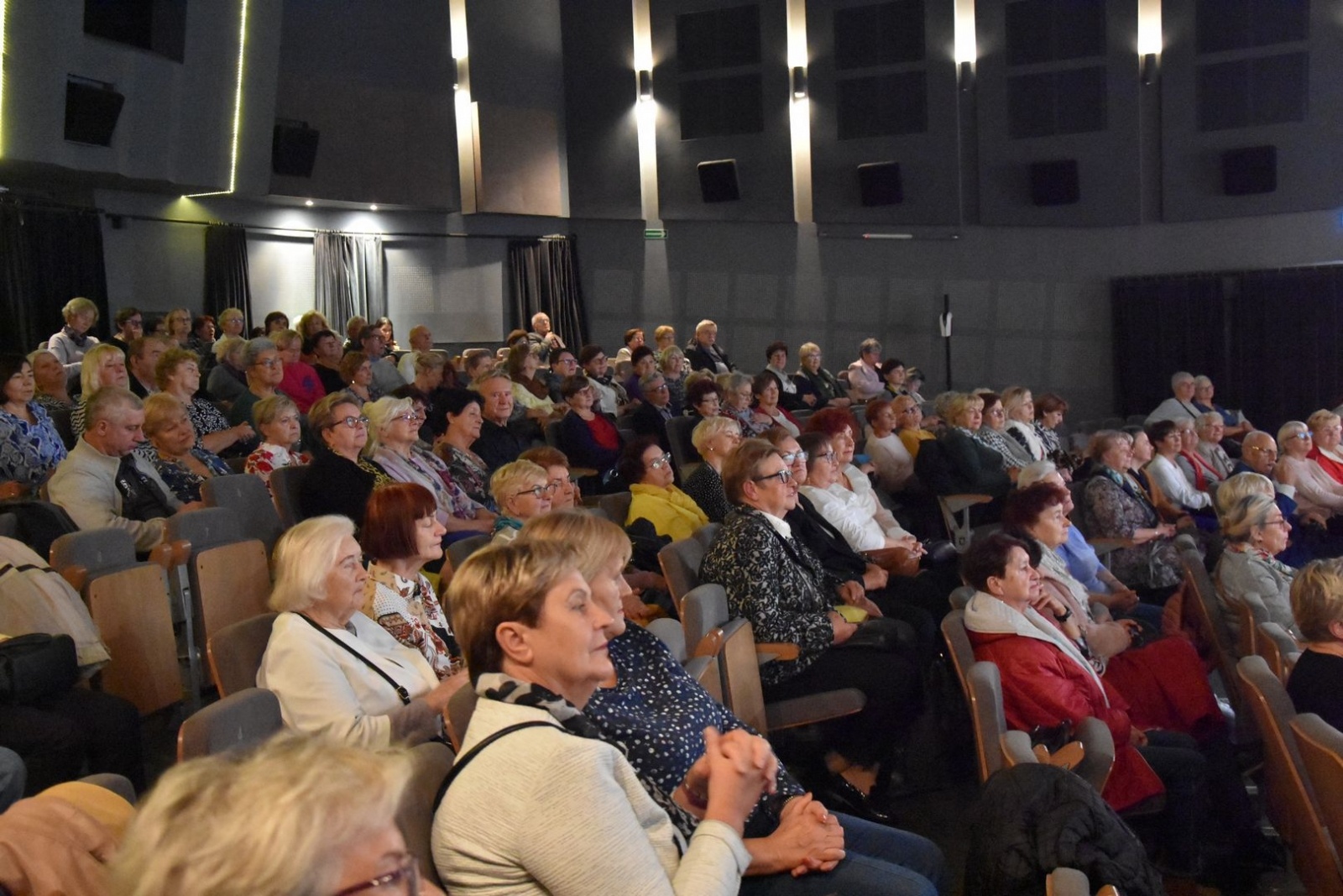 Zdjęcie w galerii na portalu naszwodzislaw.com: Studenci WUTW zainaugurowali nowy rok akademicki wiadomości z regionu