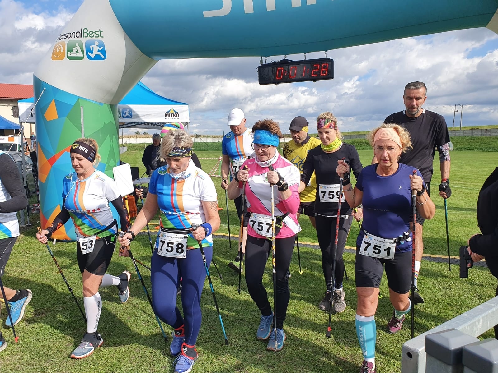 Zdjęcie w galerii na portalu naszwodzislaw.com: Pacak i Klimek najlepsi w II Półmaratonie po wałach wiadomości z regionu