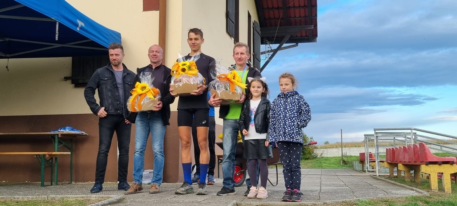 Zdjęcie w galerii na portalu naszwodzislaw.com: Pacak i Klimek najlepsi w II Półmaratonie po wałach wiadomości z regionu