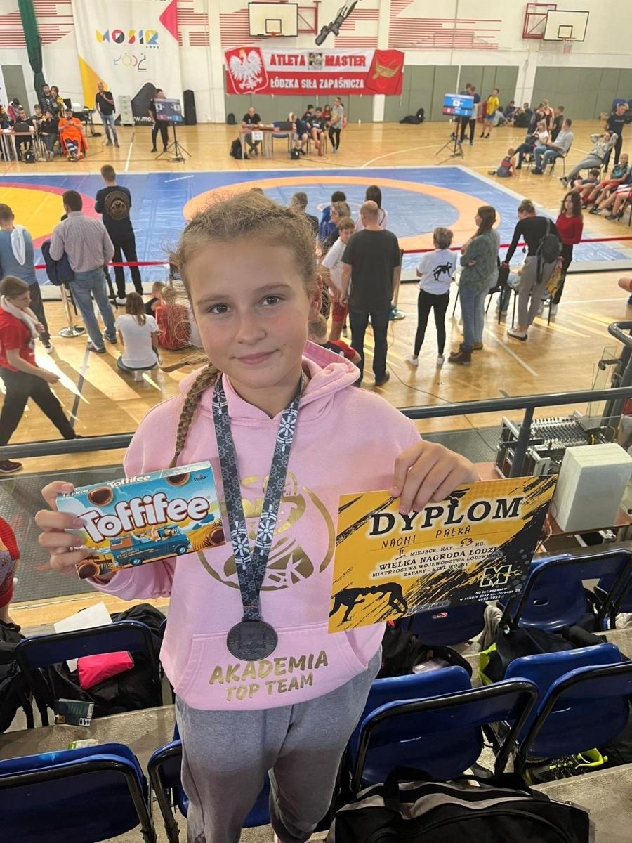 Zdjęcie w galerii na portalu naszwodzislaw.com: Medale Akademii Top Team na turnieju zapasów w Łodzi wiadomości z regionu