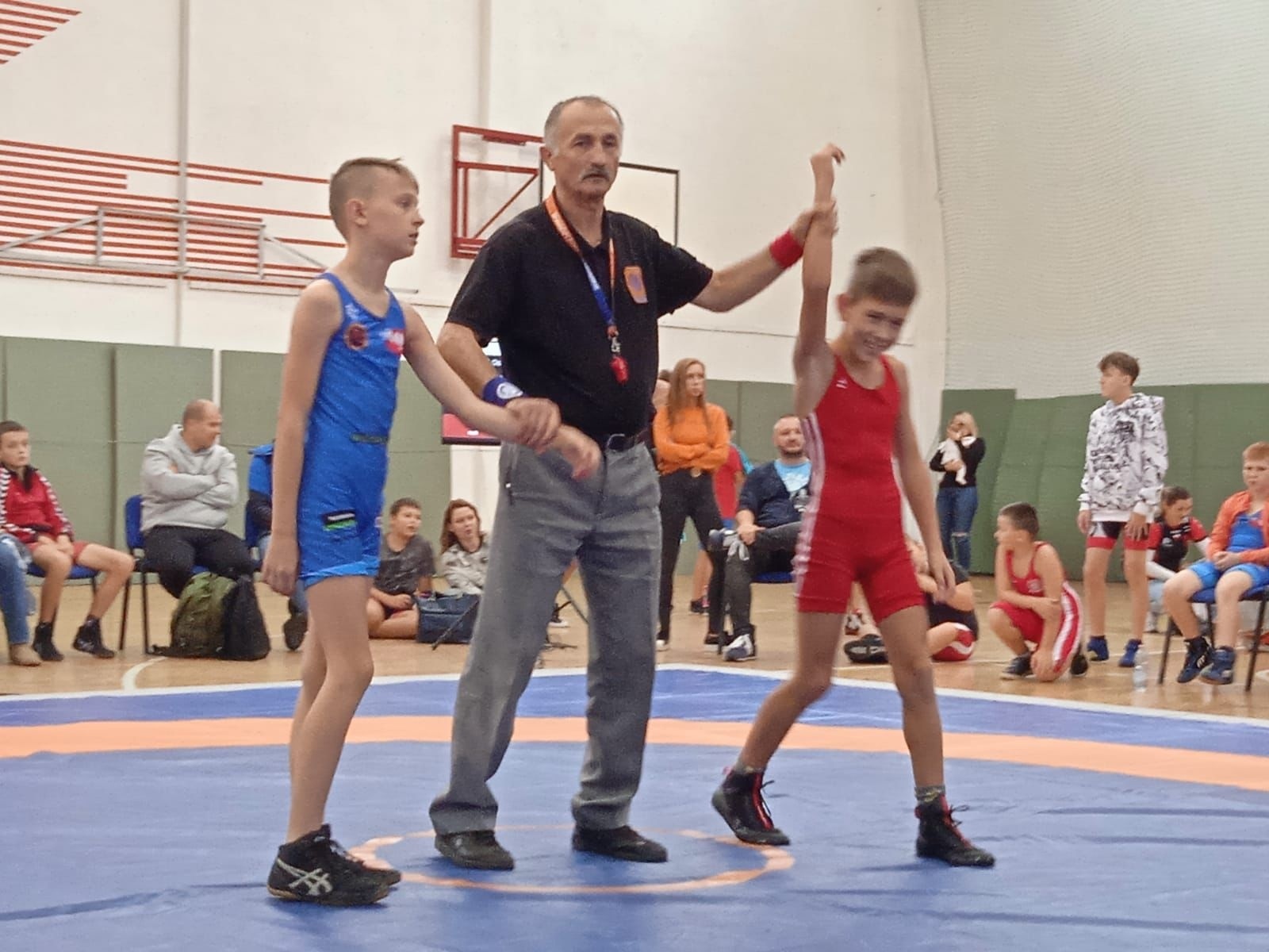 Zdjęcie w galerii na portalu naszwodzislaw.com: Medale Akademii Top Team na turnieju zapasów w Łodzi wiadomości z regionu