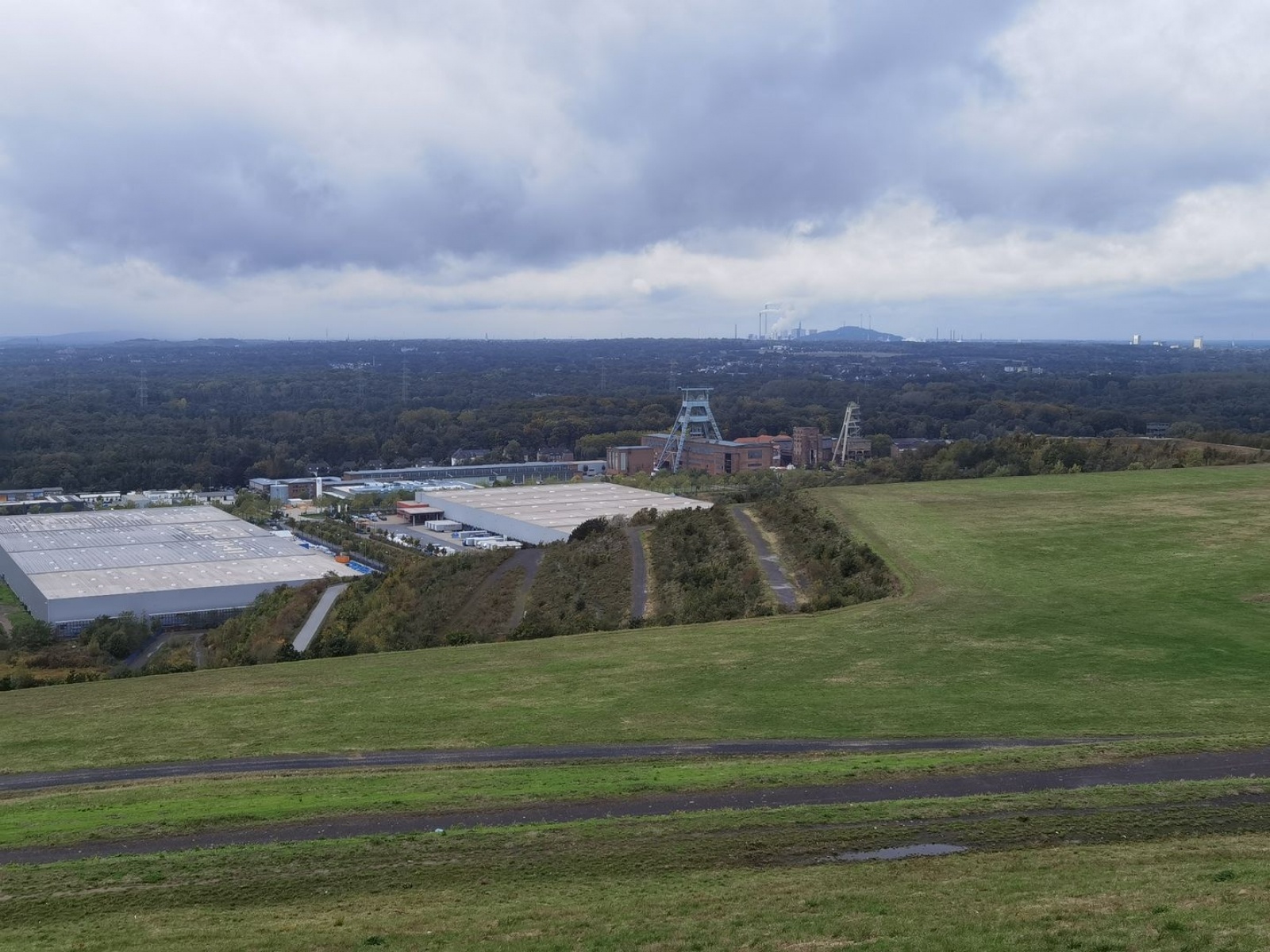Zdjęcie w galerii na portalu naszwodzislaw.com: Od pyłu węglowego do czystej przyszłości. Pokazali, jak zmienił się ich powiat [FOTO] wiadomości z regionu