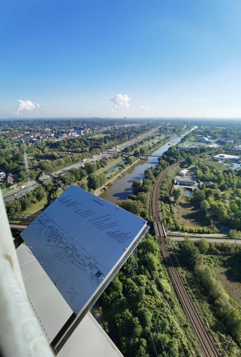 Zdjęcie w galerii na portalu naszwodzislaw.com: Od pyłu węglowego do czystej przyszłości. Pokazali, jak zmienił się ich powiat [FOTO] wiadomości z regionu