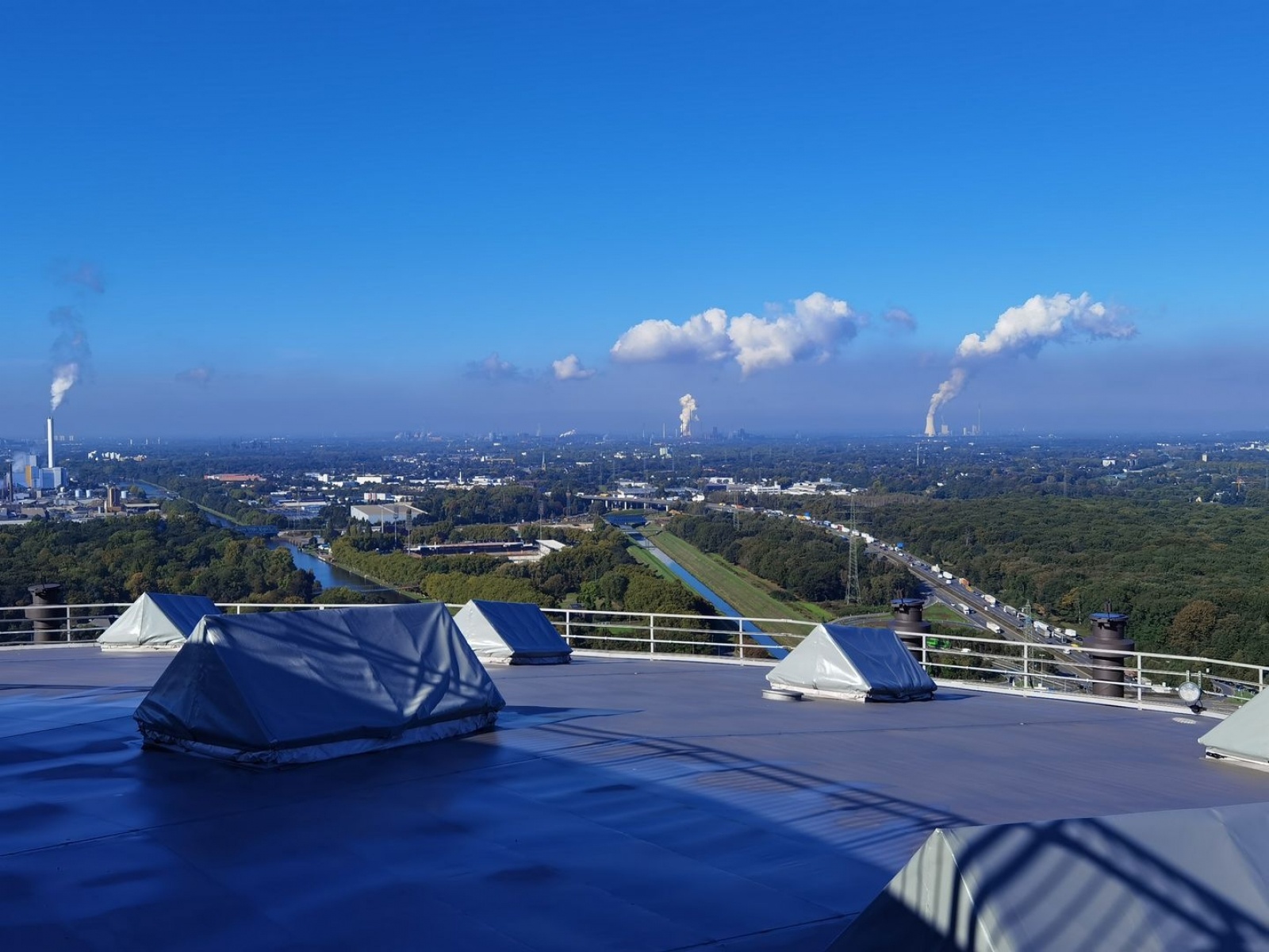 Zdjęcie w galerii na portalu naszwodzislaw.com: Od pyłu węglowego do czystej przyszłości. Pokazali, jak zmienił się ich powiat [FOTO] wiadomości z regionu