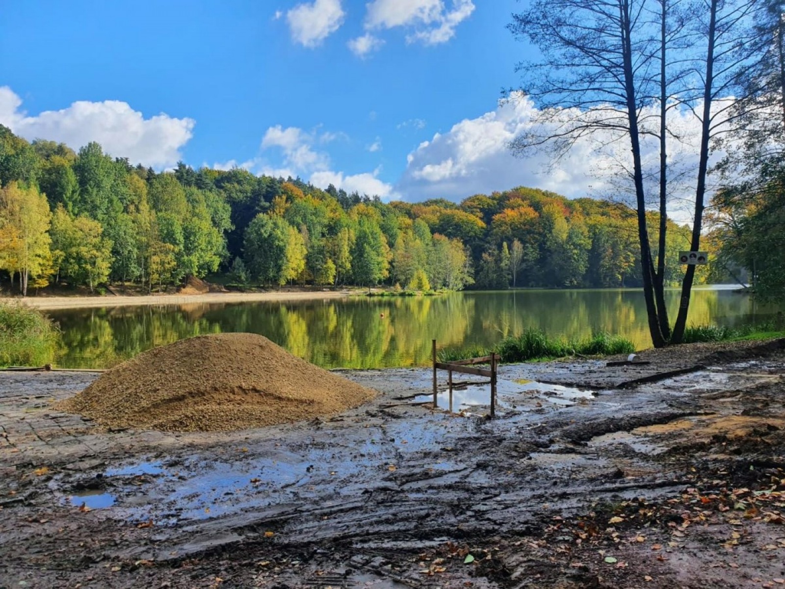 Zdjęcie w galerii na portalu naszwodzislaw.com: Trwa modernizacja wodzisławskiego Balatonu wiadomości z regionu