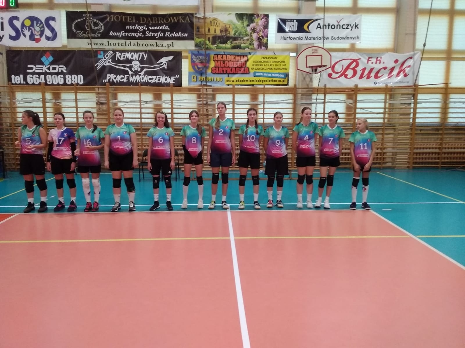 Zdjęcie w galerii na portalu naszwodzislaw.com: Siatkówka. Porażka kadetek, wygrana seniorek wiadomości z regionu