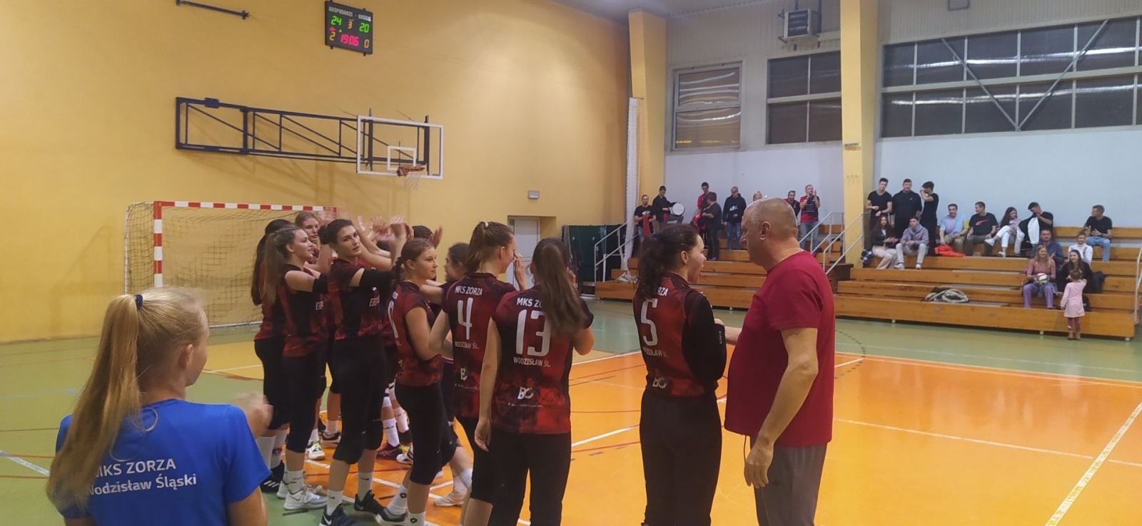 Zdjęcie w galerii na portalu naszwodzislaw.com: Siatkówka. Porażka kadetek, wygrana seniorek wiadomości z regionu