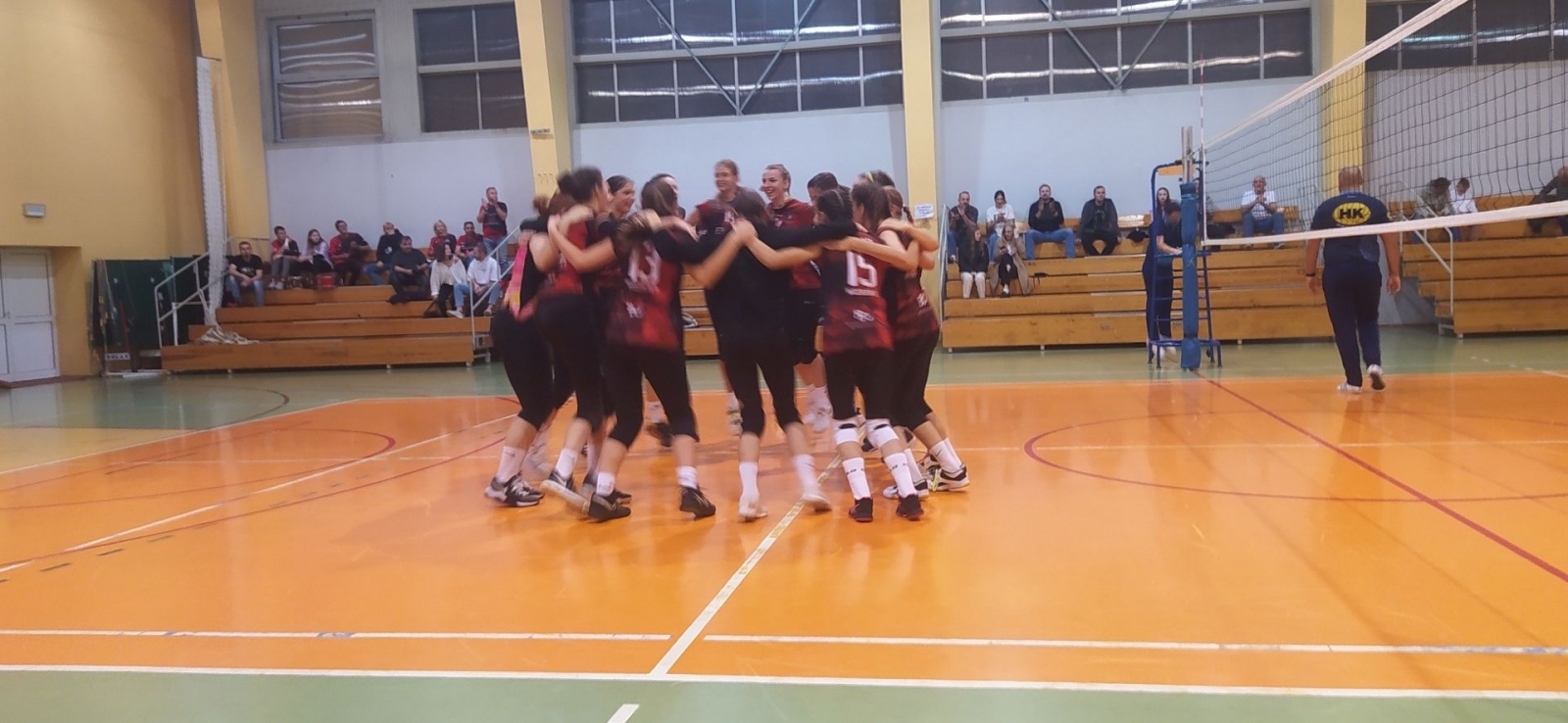 Zdjęcie w galerii na portalu naszwodzislaw.com: Siatkówka. Porażka kadetek, wygrana seniorek wiadomości z regionu
