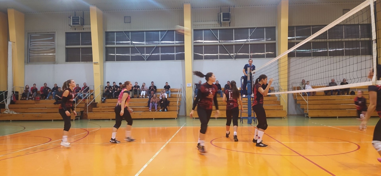 Zdjęcie w galerii na portalu naszwodzislaw.com: Siatkówka. Porażka kadetek, wygrana seniorek wiadomości z regionu