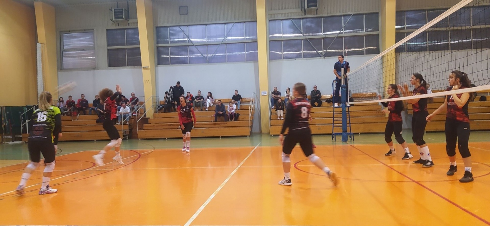 Zdjęcie w galerii na portalu naszwodzislaw.com: Siatkówka. Porażka kadetek, wygrana seniorek wiadomości z regionu