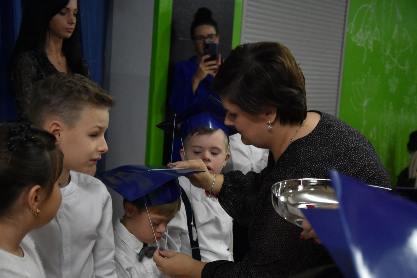 Zdjęcie w galerii na portalu naszwodzislaw.com: Rogi obfitości trafiły do pierwszoklasistów [FOTO] wiadomości z regionu