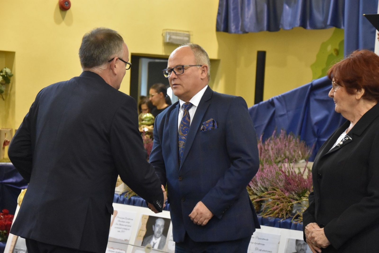 Zdjęcie w galerii na portalu naszwodzislaw.com: Dzień Edukacji Narodowej świętowano wraz z jubileuszem szkoły [FOTO] wiadomości z regionu