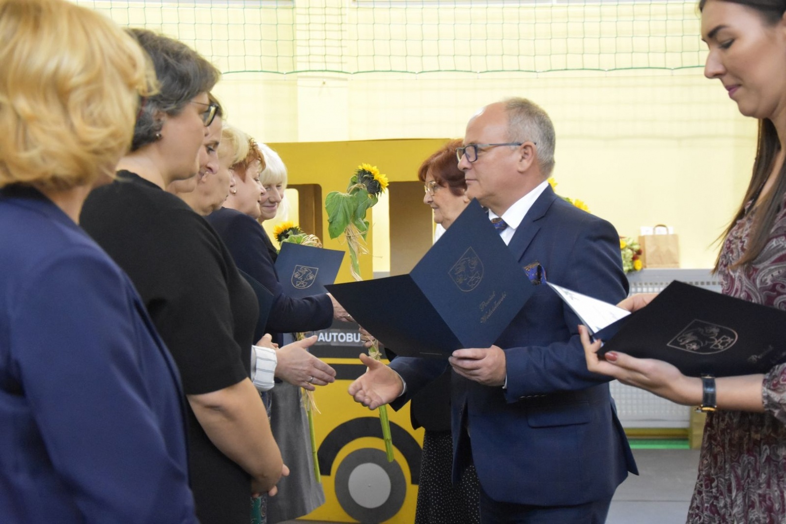 Zdjęcie w galerii na portalu naszwodzislaw.com: Dzień Edukacji Narodowej świętowano wraz z jubileuszem szkoły [FOTO] wiadomości z regionu