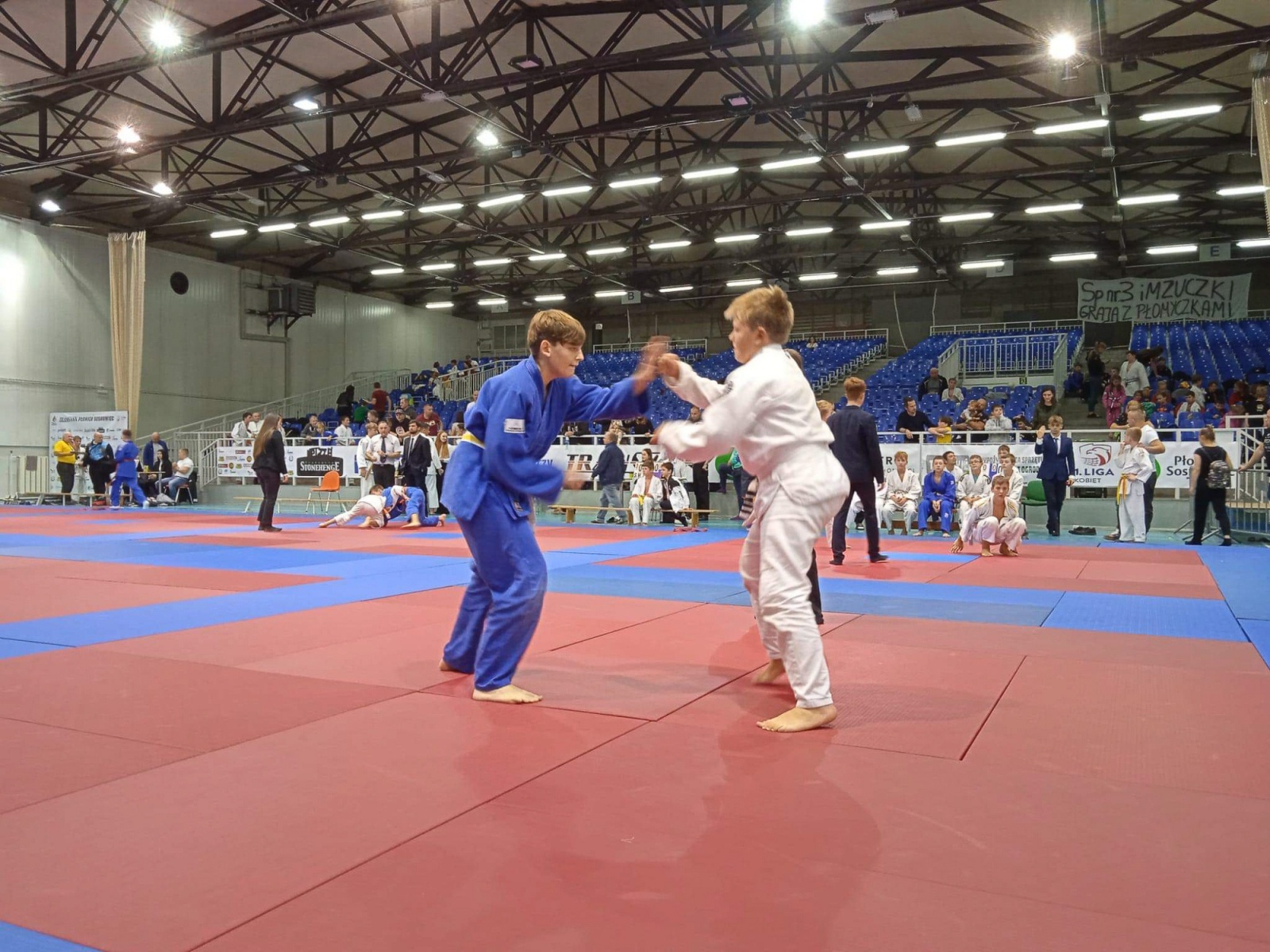 Zdjęcie w galerii na portalu naszwodzislaw.com: Worek medali Akademii Top Team w Sosnowcu wiadomości z regionu