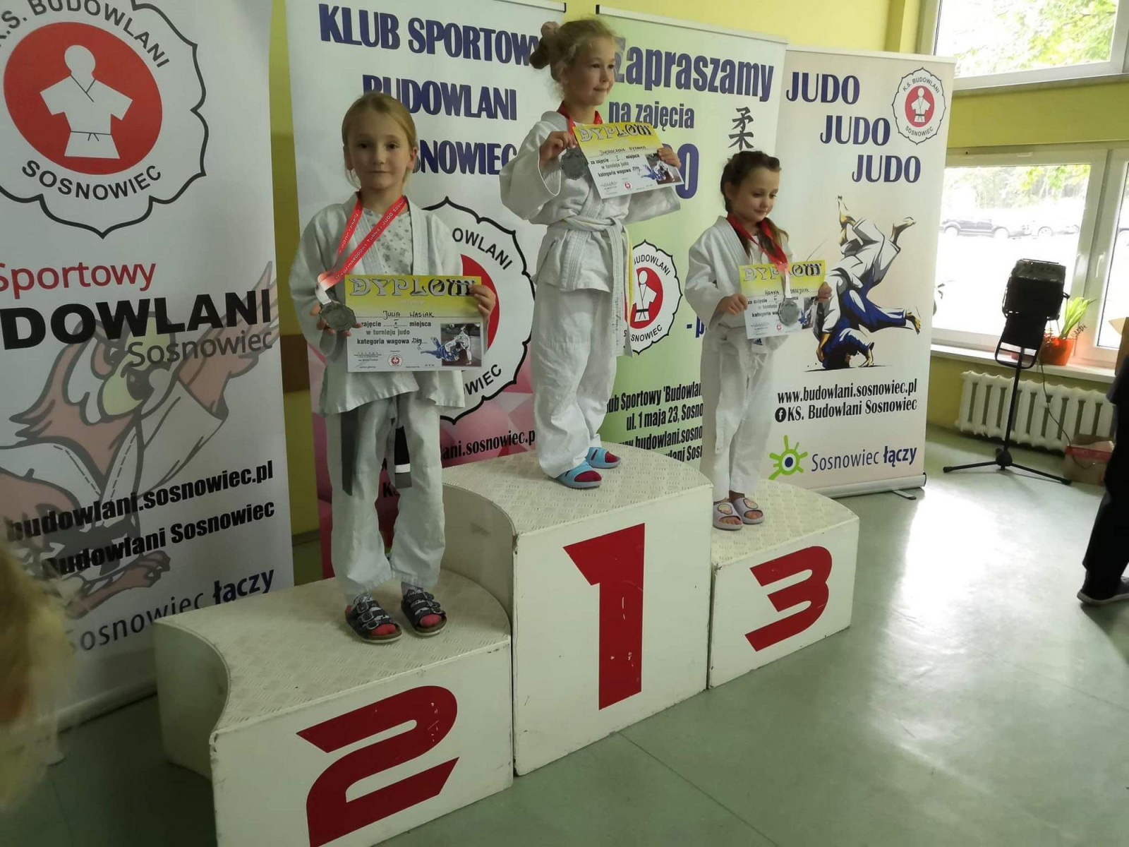 Zdjęcie w galerii na portalu naszwodzislaw.com: Worek medali Akademii Top Team w Sosnowcu wiadomości z regionu