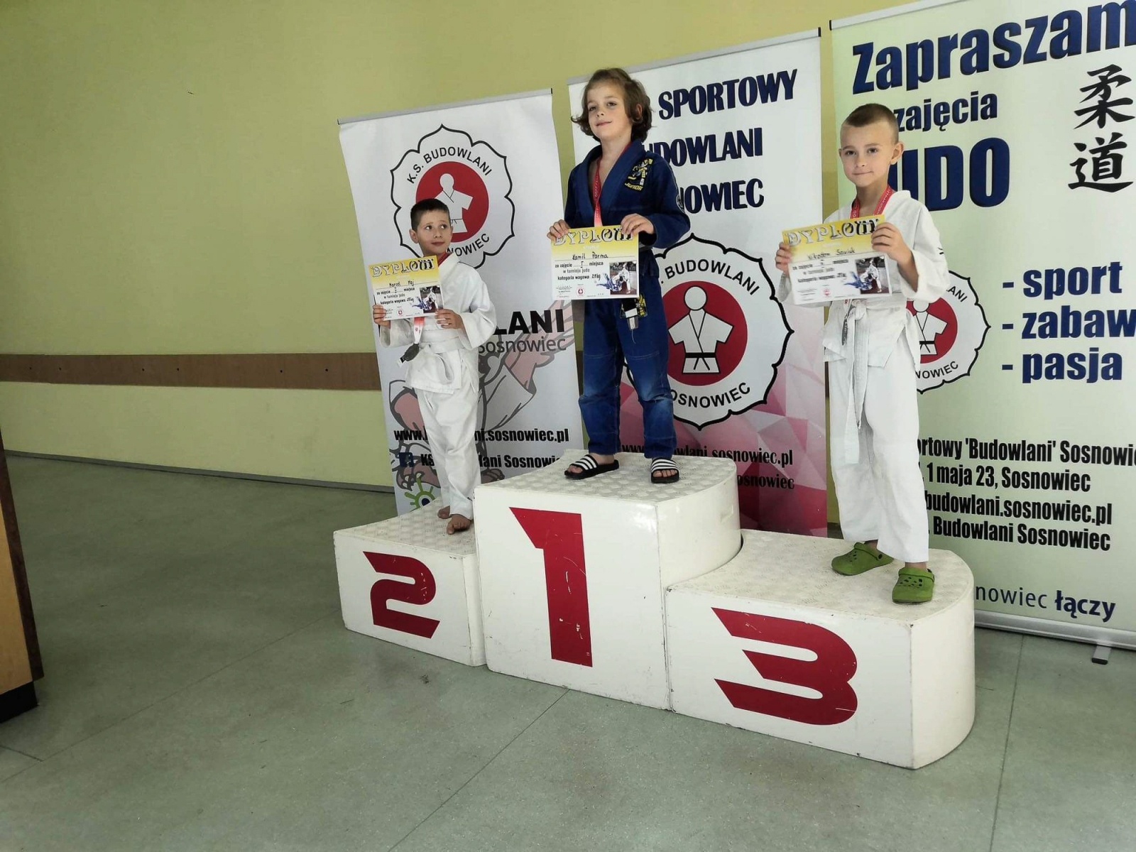 Zdjęcie w galerii na portalu naszwodzislaw.com: Worek medali Akademii Top Team w Sosnowcu wiadomości z regionu