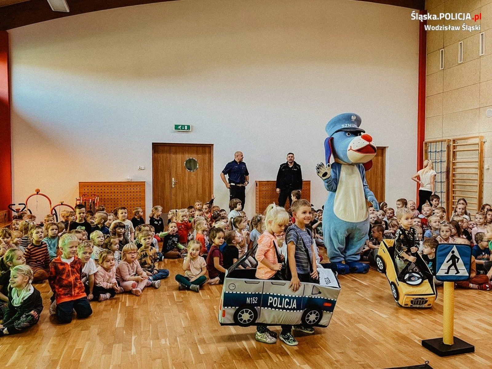 Zdjęcie w galerii na portalu naszwodzislaw.com: Marklowickie przedszkolaki spotkały się z policjantami wiadomości z regionu