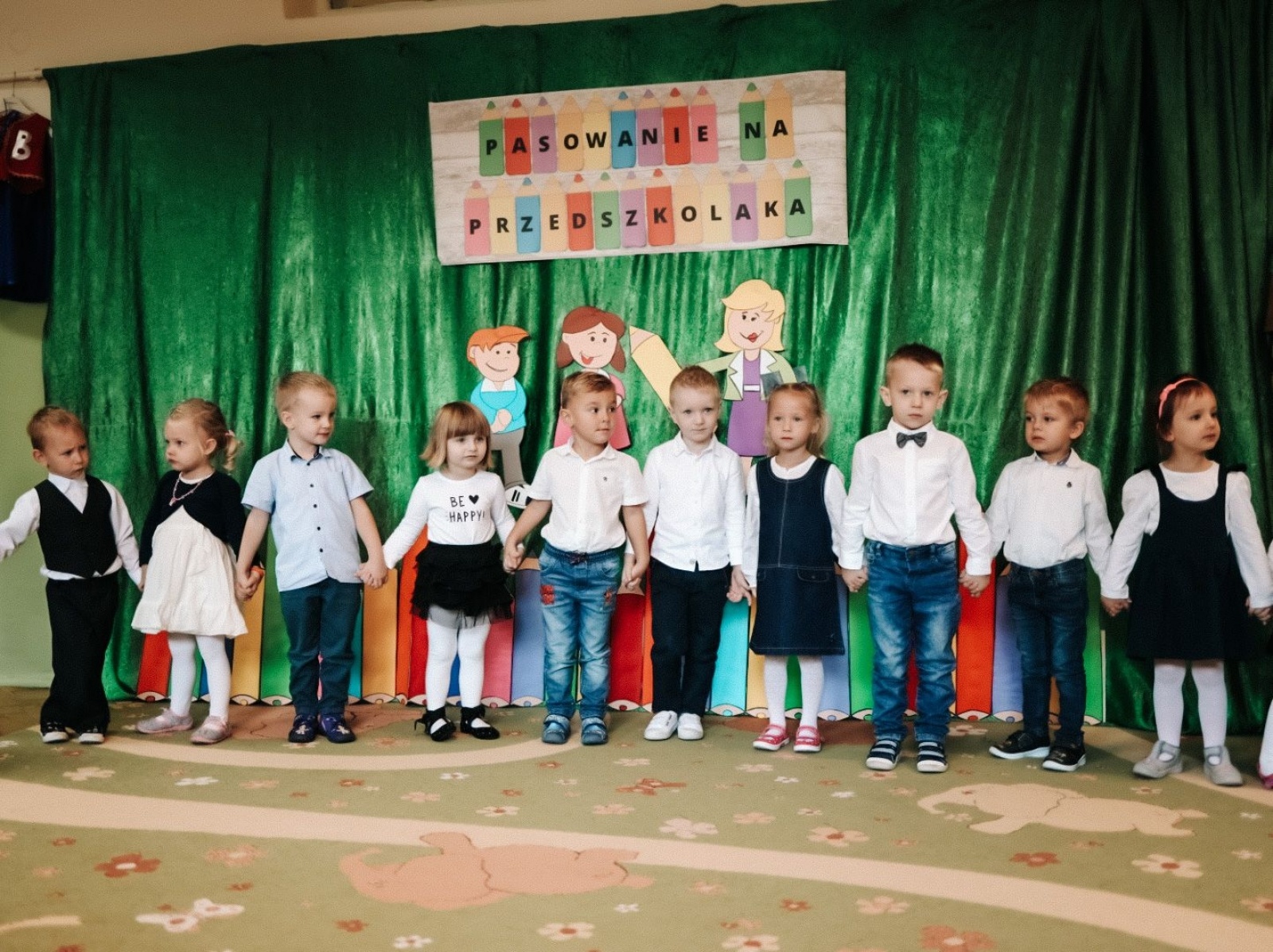 Zdjęcie w galerii na portalu naszwodzislaw.com: Pasowanie na przedszkolaka i starszaka w PP4 wiadomości z regionu