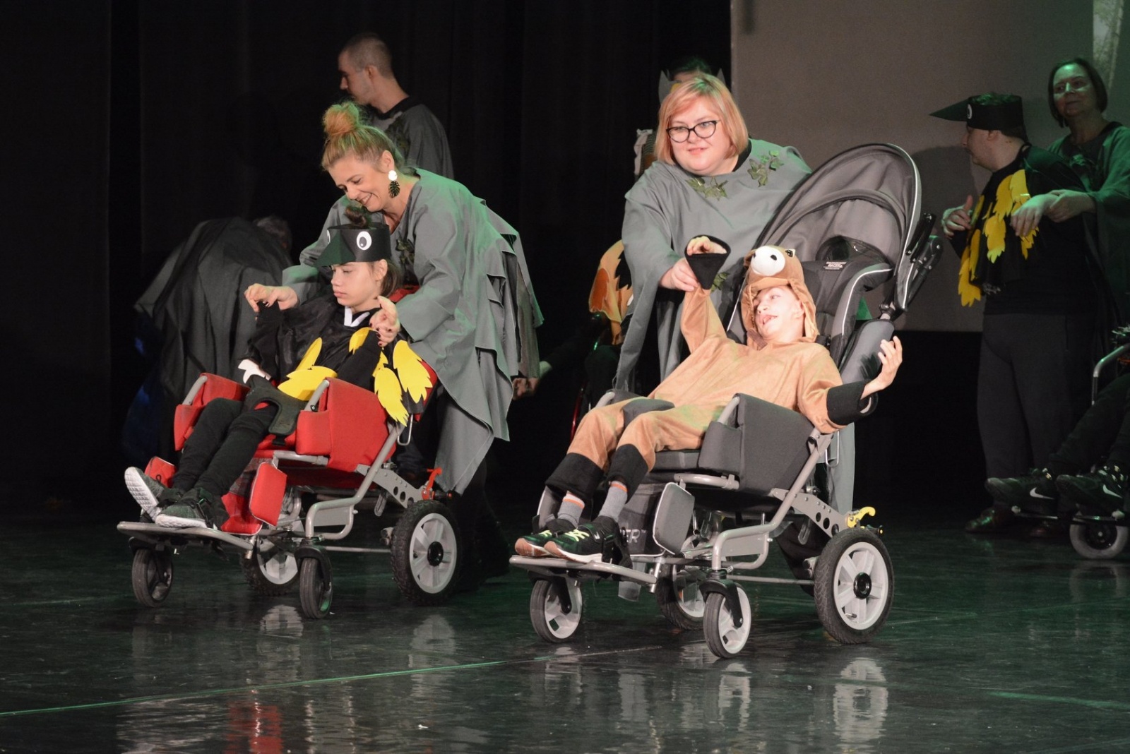 Zdjęcie w galerii na portalu naszwodzislaw.com: Para buch, teatr w ruch 28 października w WCK wiadomości z regionu