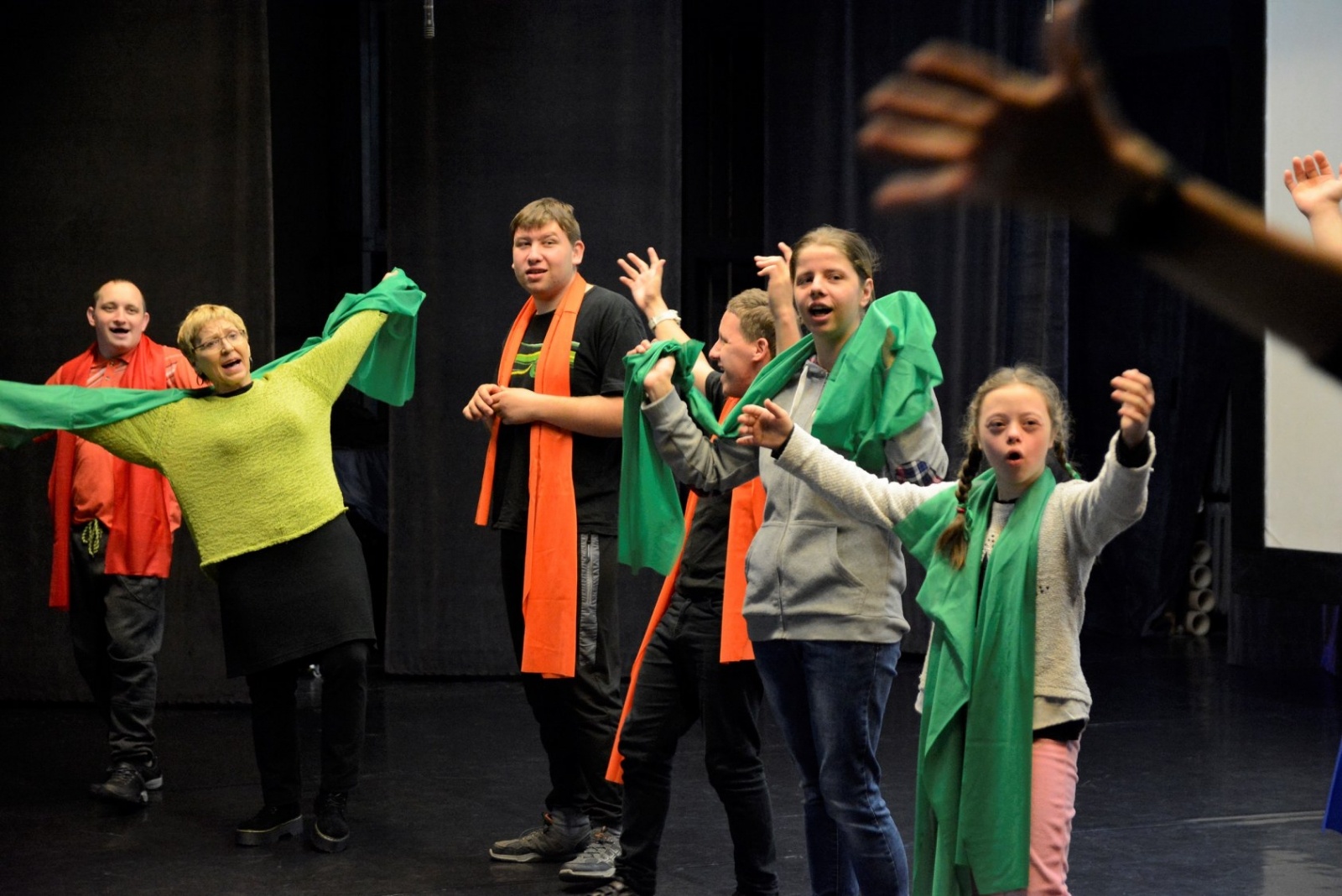 Zdjęcie w galerii na portalu naszwodzislaw.com: Para buch, teatr w ruch 28 października w WCK wiadomości z regionu