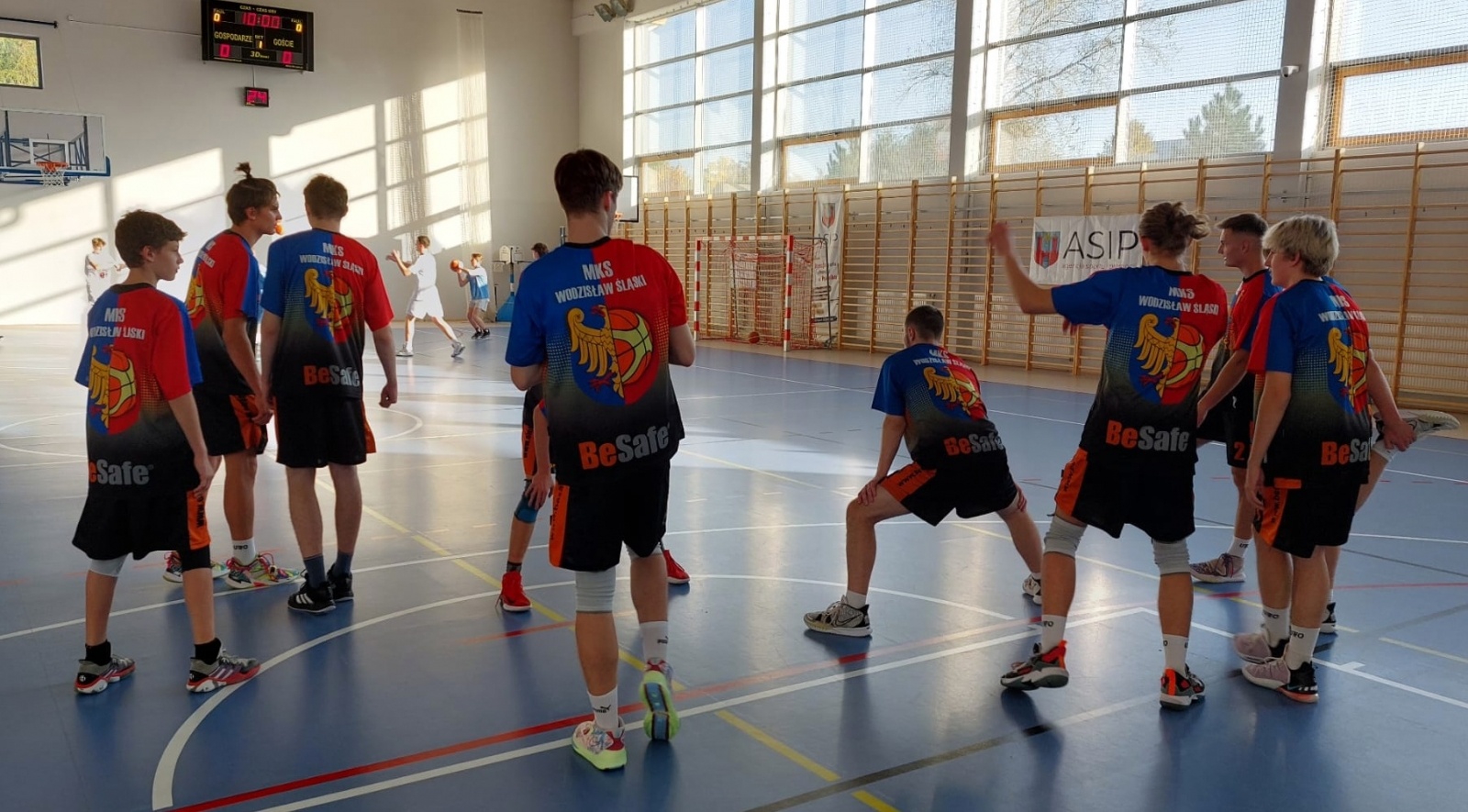 Zdjęcie w galerii na portalu naszwodzislaw.com: Zwycięstwo koszykarzy MKS Wodzisław z BS Polonia Bytom II wiadomości z regionu