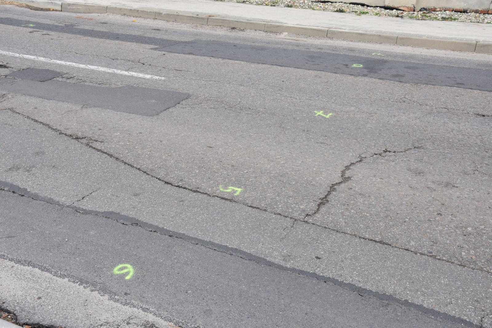 Zdjęcie w galerii na portalu naszwodzislaw.com: Trwają prace na Domeyki w Radlinie wiadomości z regionu