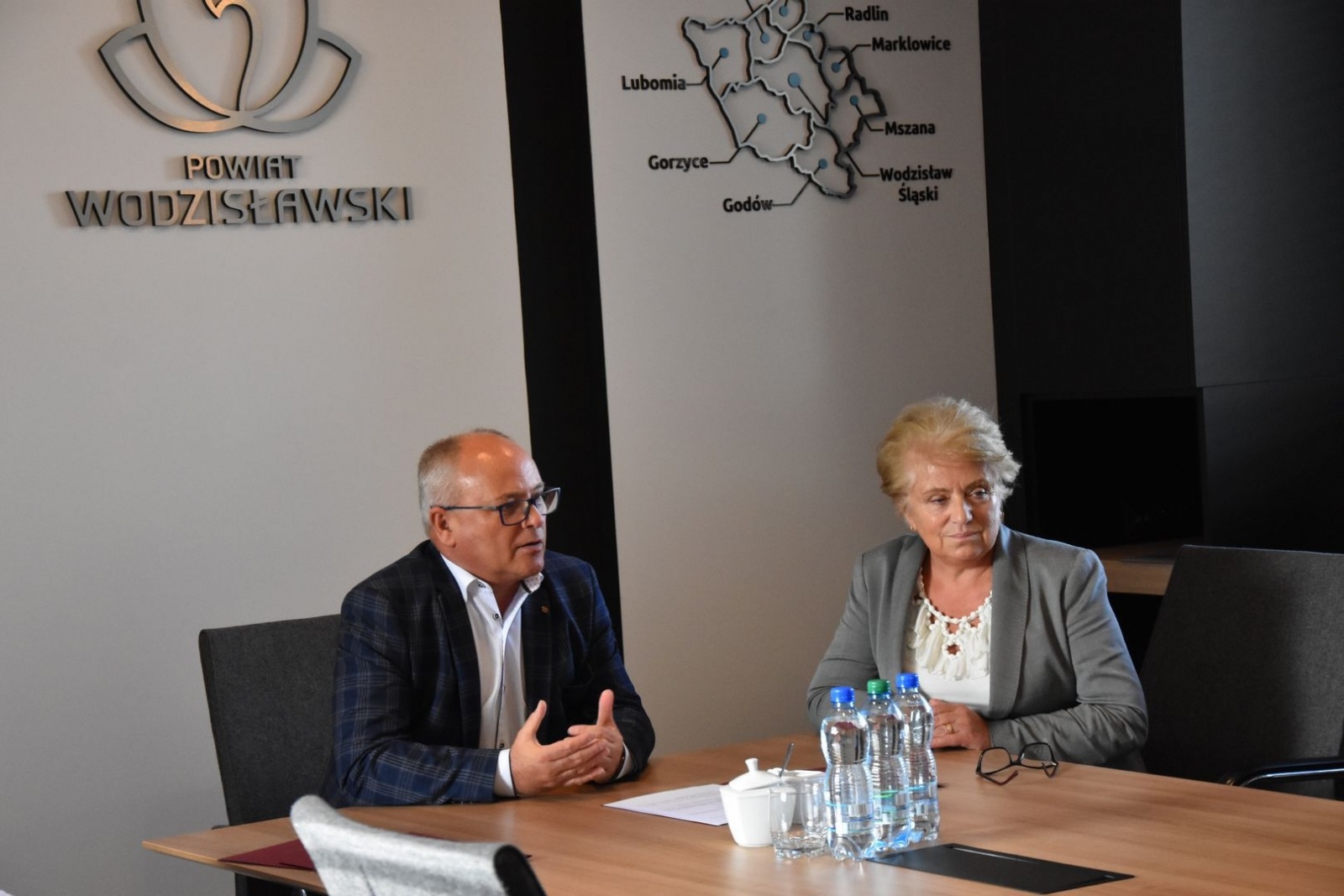 Zdjęcie w galerii na portalu naszwodzislaw.com: Cztery studentki z przyznanym stypendium wiadomości z regionu