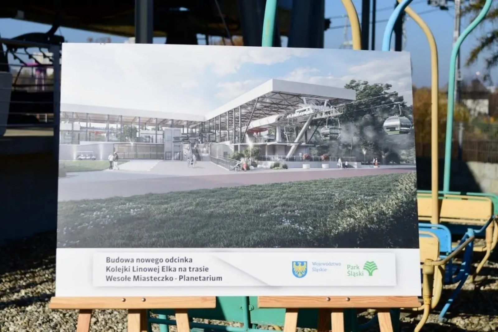 Zdjęcie w galerii na portalu naszwodzislaw.com: Już teraz przyciąga tłumy. Będzie kolejna atrakcja za ponad 85 mln zł wiadomości z regionu