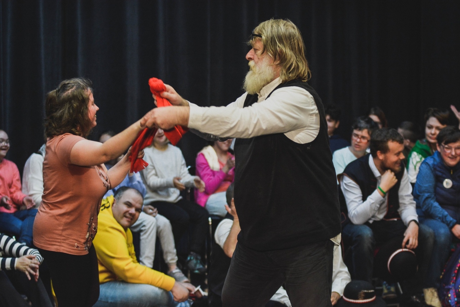 Zdjęcie w galerii na portalu naszwodzislaw.com: Udowodnili, że teatr niejedno ma imię [FOTO] wiadomości z regionu