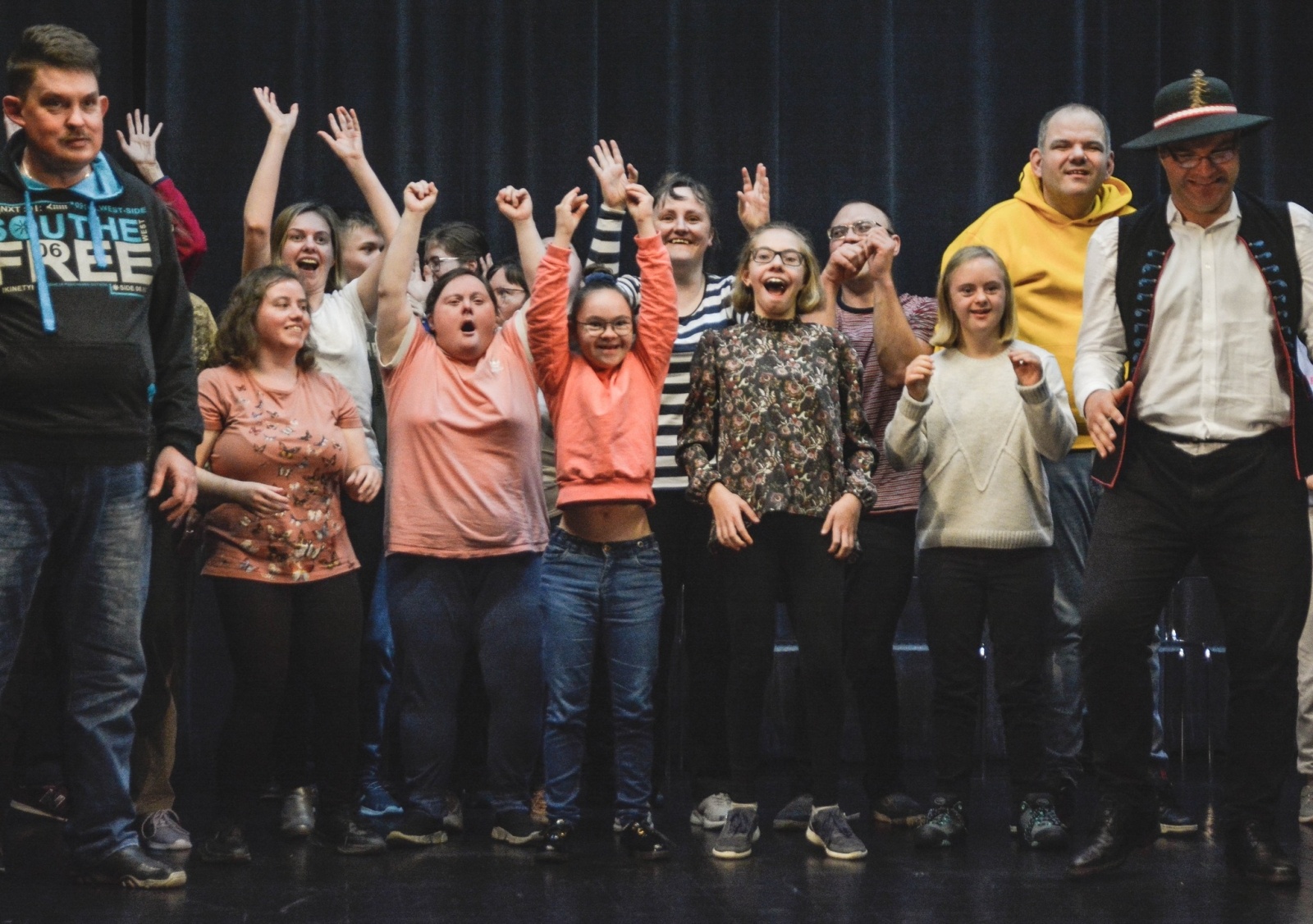 Zdjęcie w galerii na portalu naszwodzislaw.com: Udowodnili, że teatr niejedno ma imię [FOTO] wiadomości z regionu