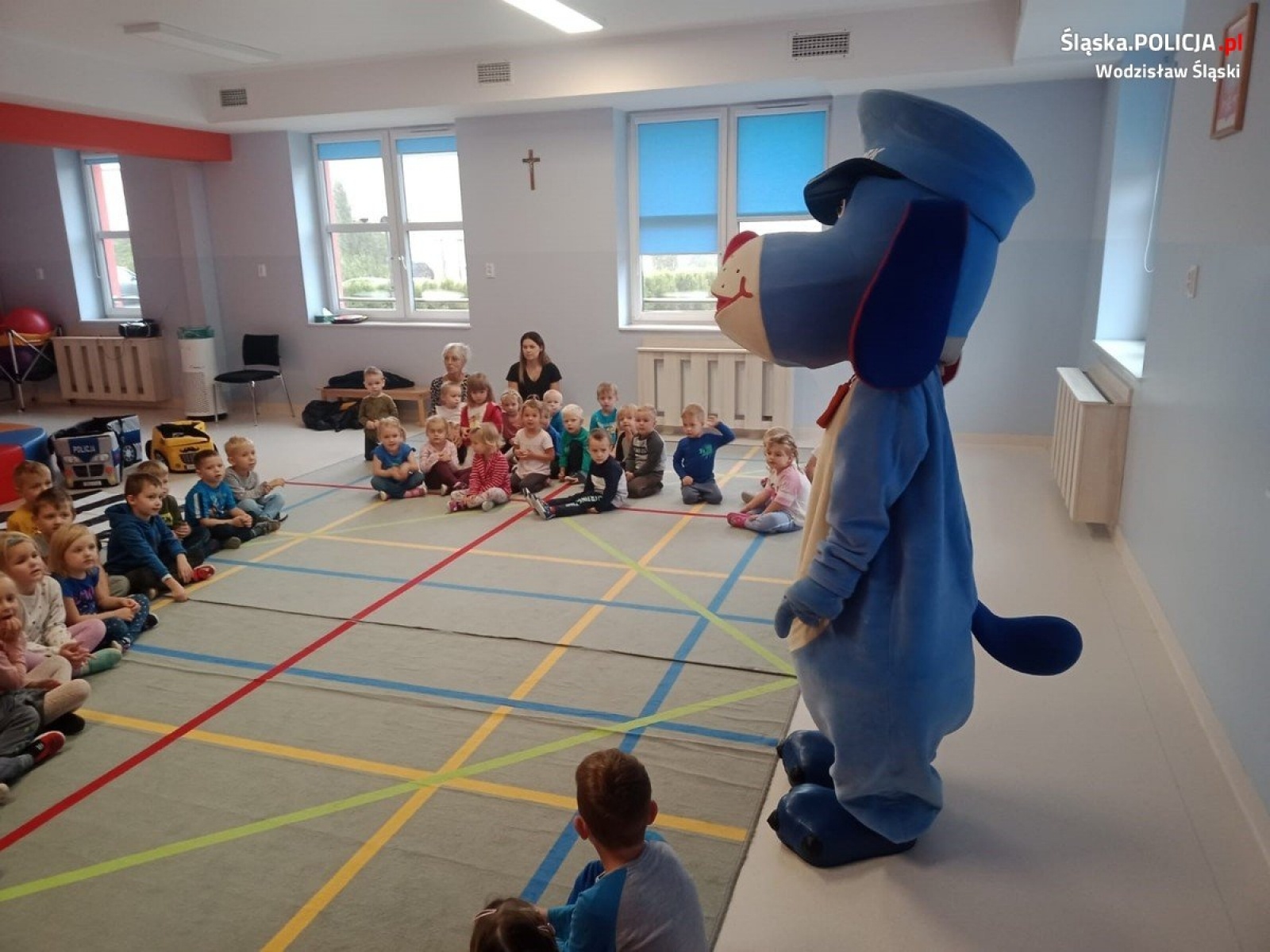 Zdjęcie w galerii na portalu naszwodzislaw.com: Dzielnicowy rozmawiał z dziećmi o bezpieczeństwie wiadomości z regionu