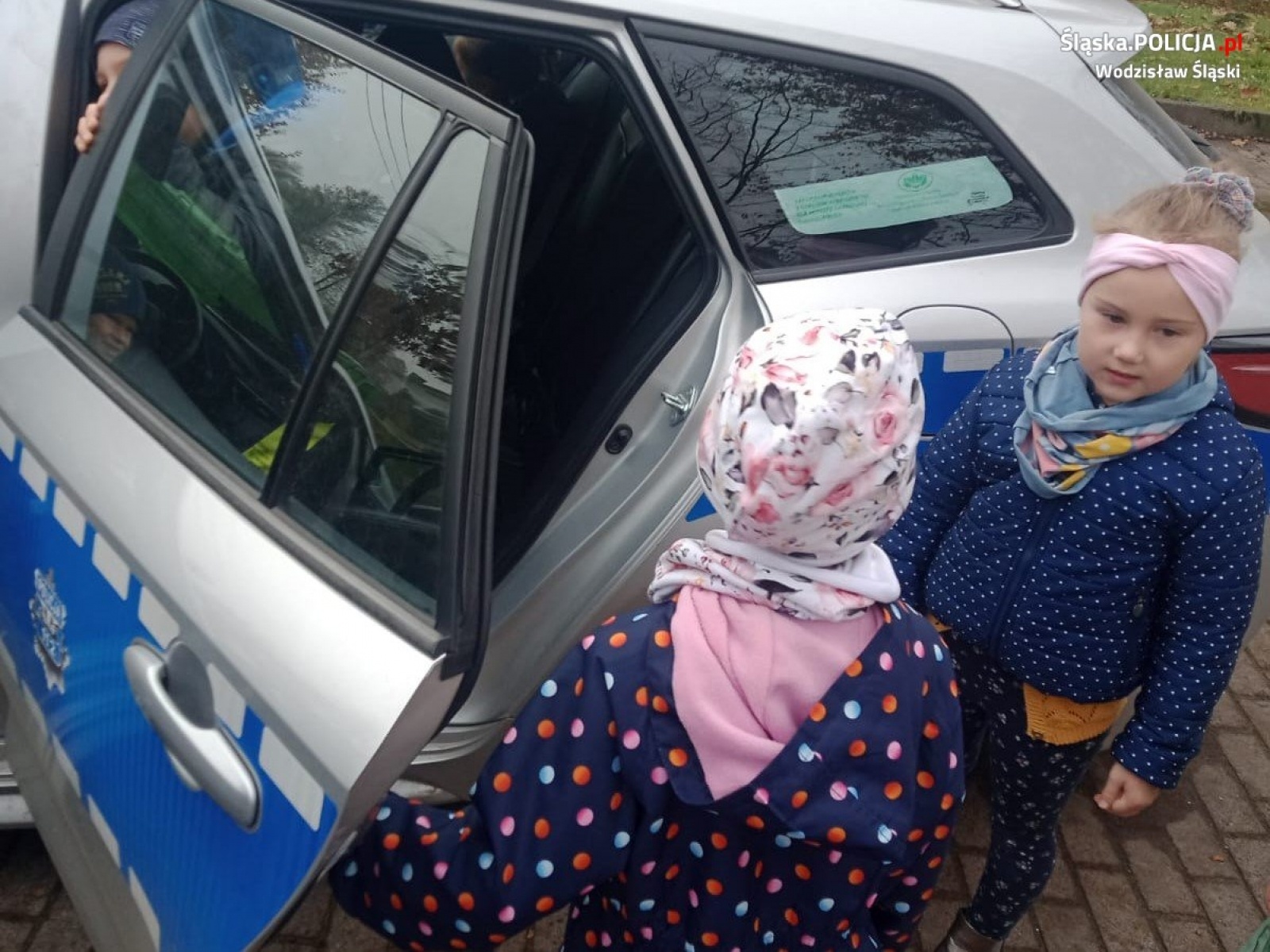 Zdjęcie w galerii na portalu naszwodzislaw.com: Dzielnicowy rozmawiał z dziećmi o bezpieczeństwie wiadomości z regionu