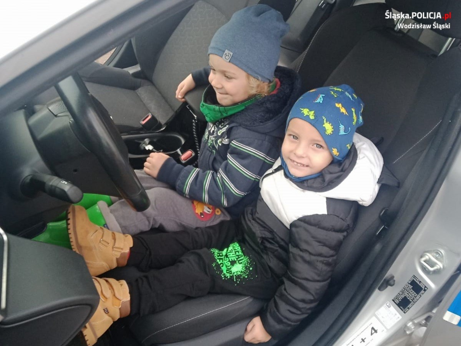 Zdjęcie w galerii na portalu naszwodzislaw.com: Dzielnicowy rozmawiał z dziećmi o bezpieczeństwie wiadomości z regionu