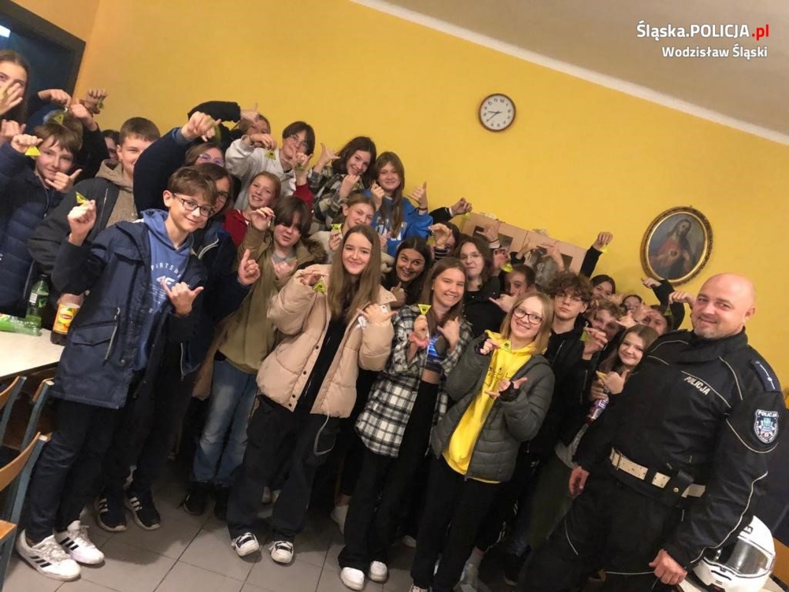 Zdjęcie w galerii na portalu naszwodzislaw.com: Profilaktyk z drogówki zachęcał do zadbania o własne bezpieczeństwo wiadomości z regionu