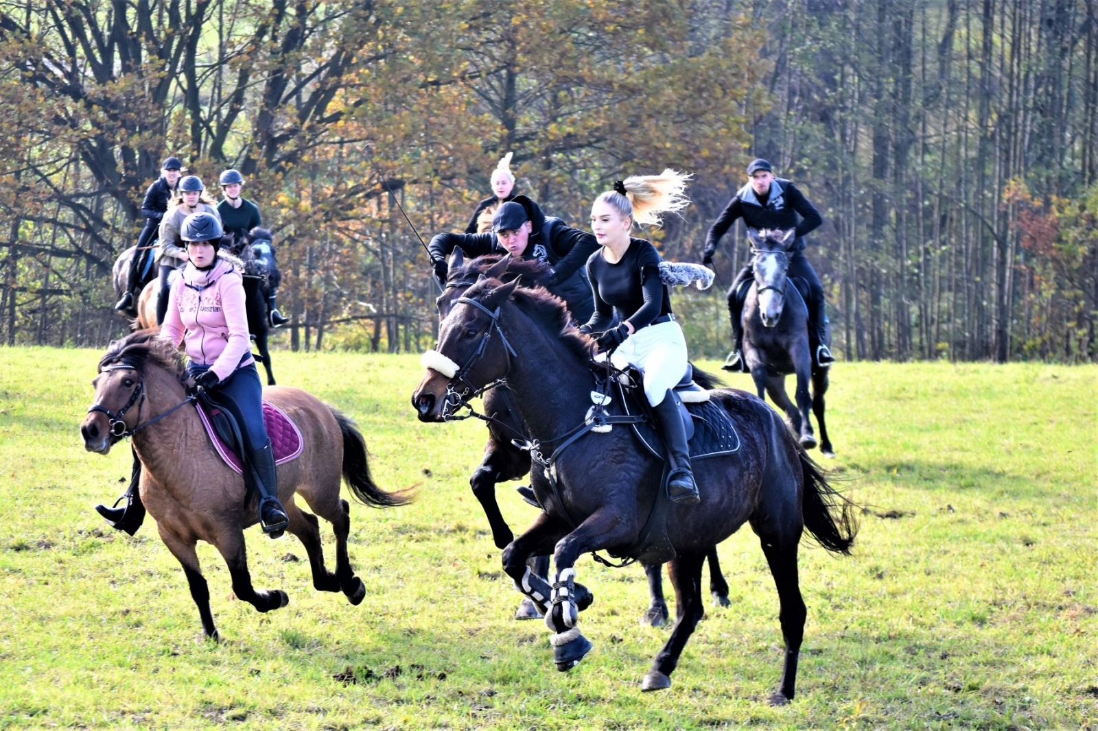 Zdjęcie w galerii na portalu naszwodzislaw.com: Hubertus 2022 za nami. Pogonili za lisią kitą wiadomości z regionu